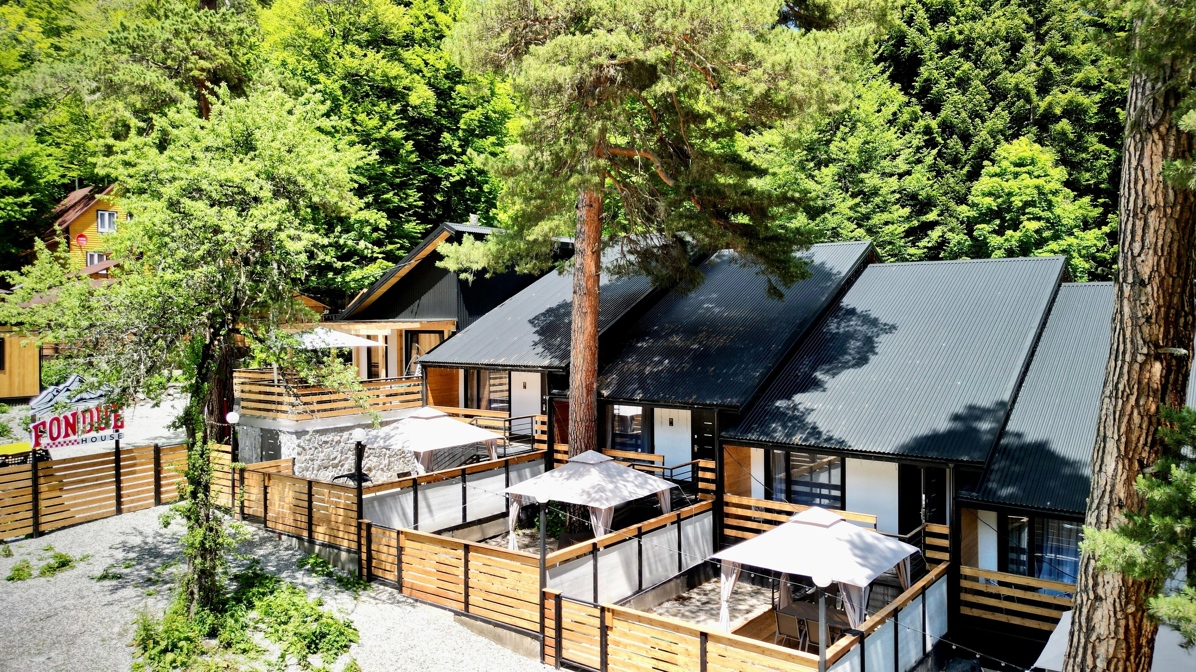 Домик с беседкой и мангалом