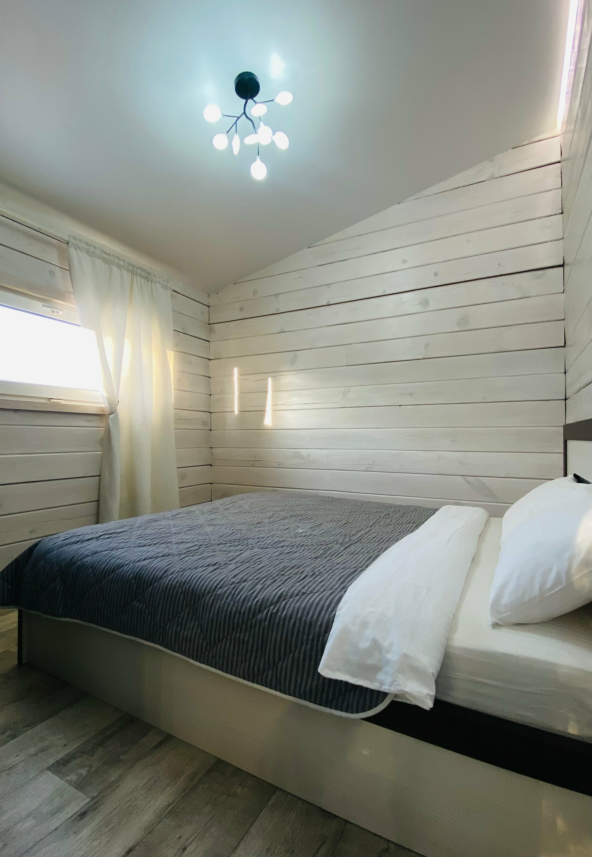 Четырехместный номер с видом на горы