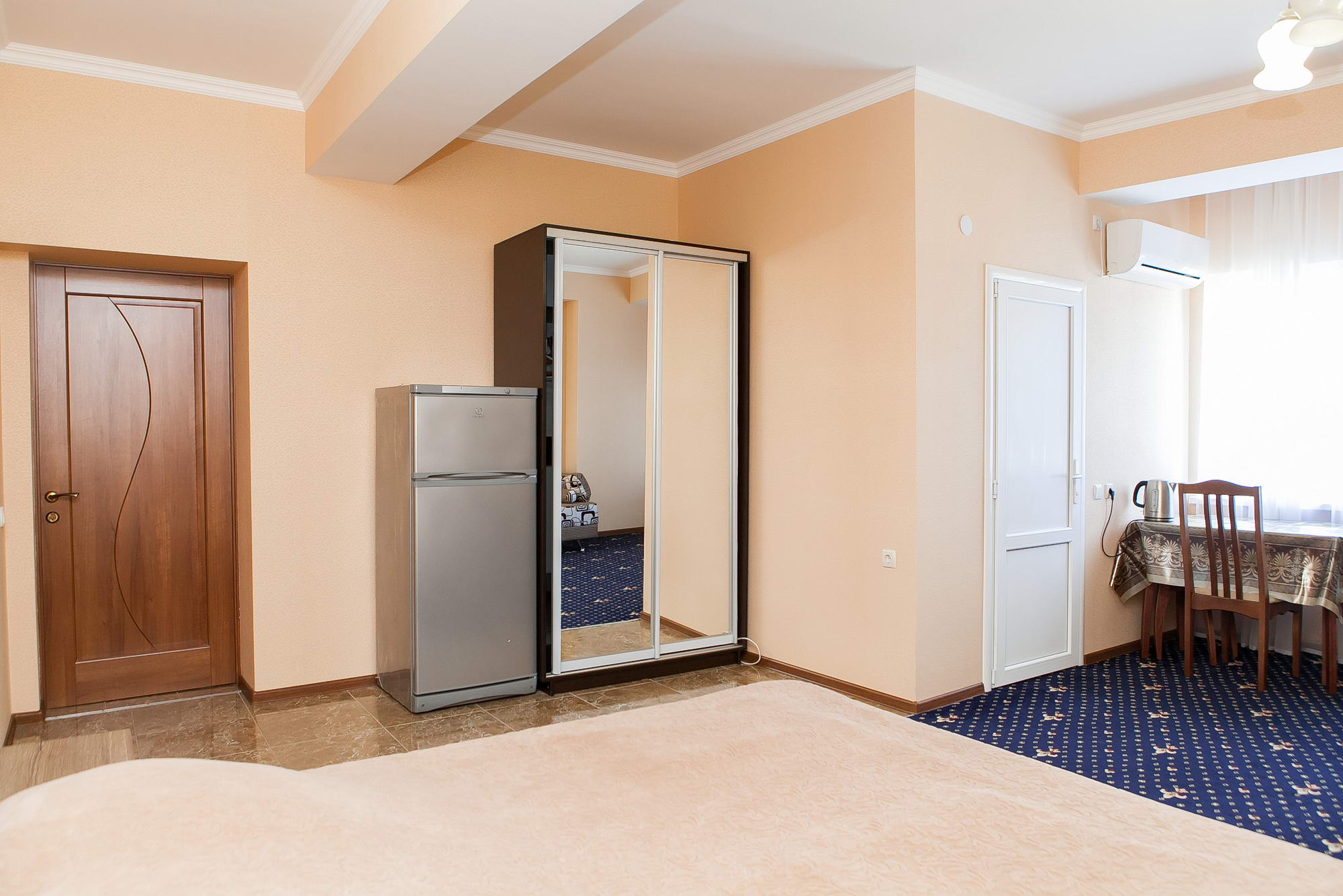 Cемейный номер с собственной ванной комнатой