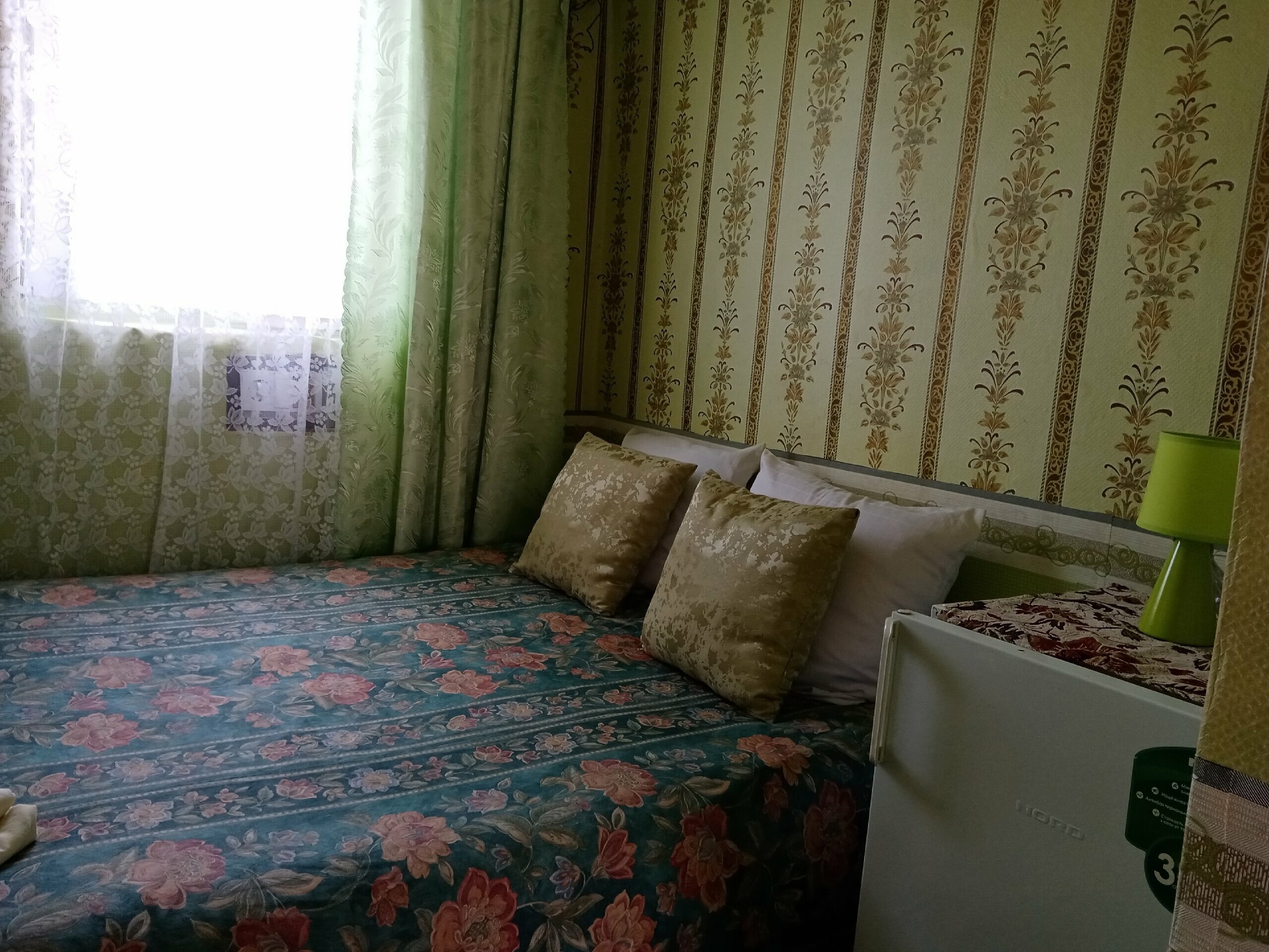 Улучшенный двухместный номер с 2 отдельными кроватями