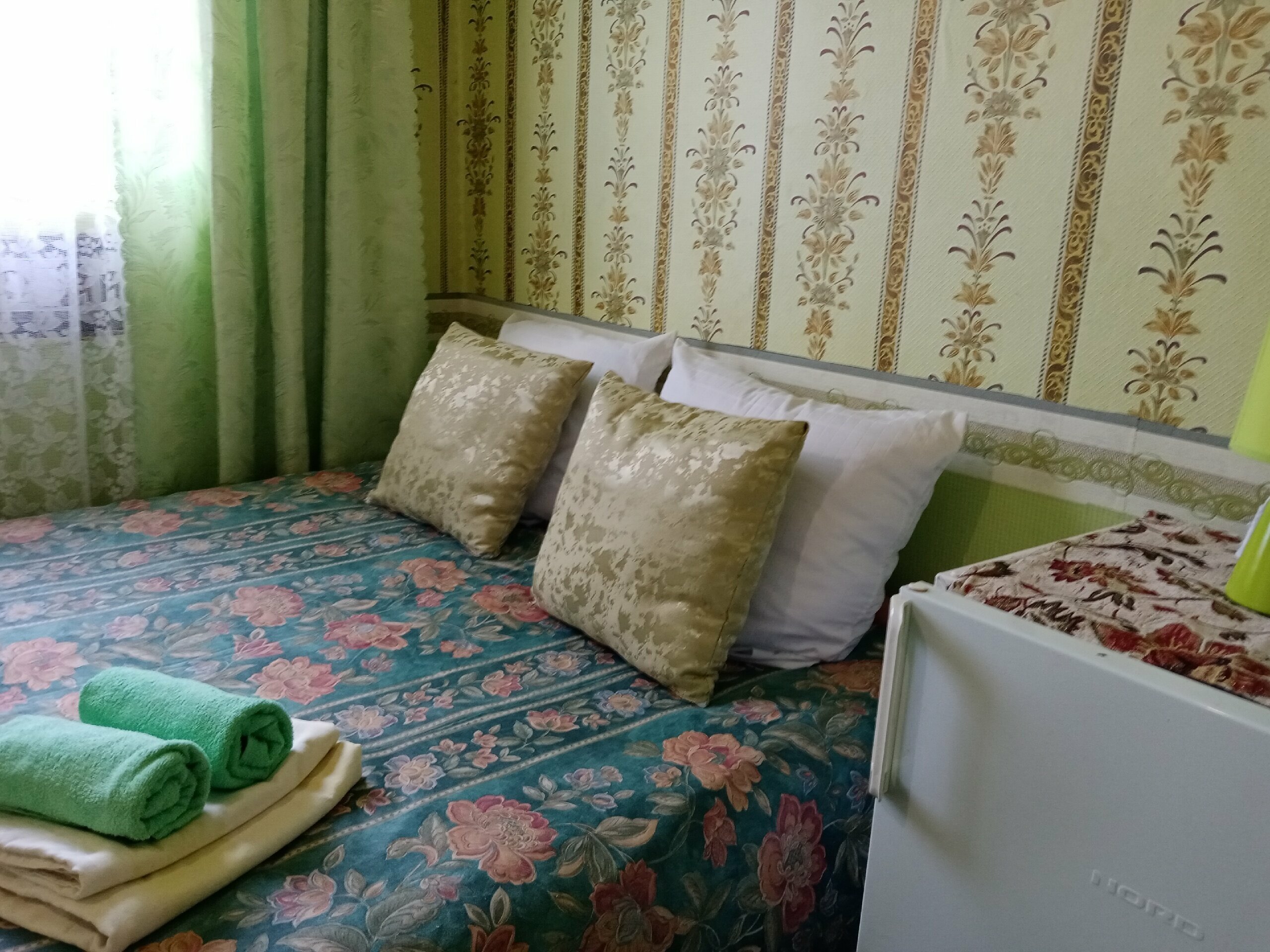 Улучшенный двухместный номер с 2 отдельными кроватями