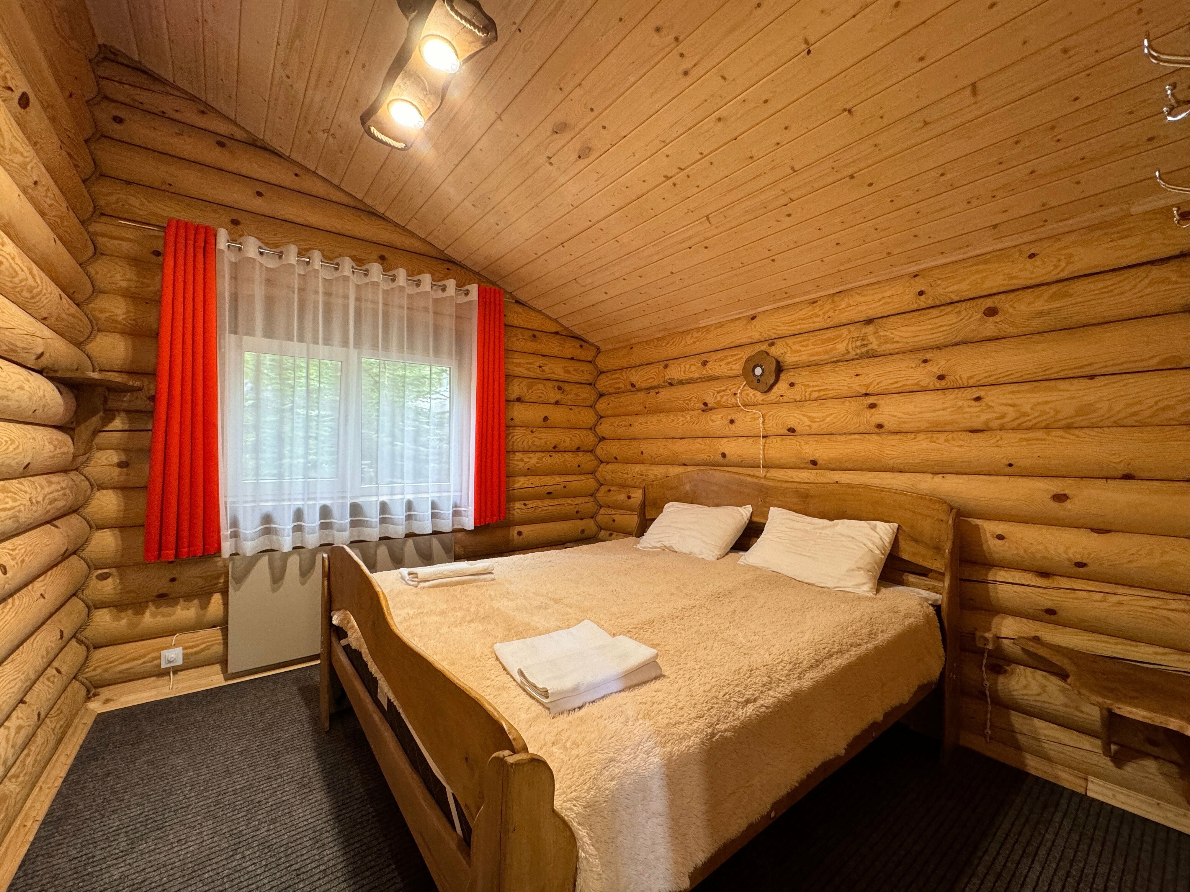 Шале с одной спальней и кухней-гостиной