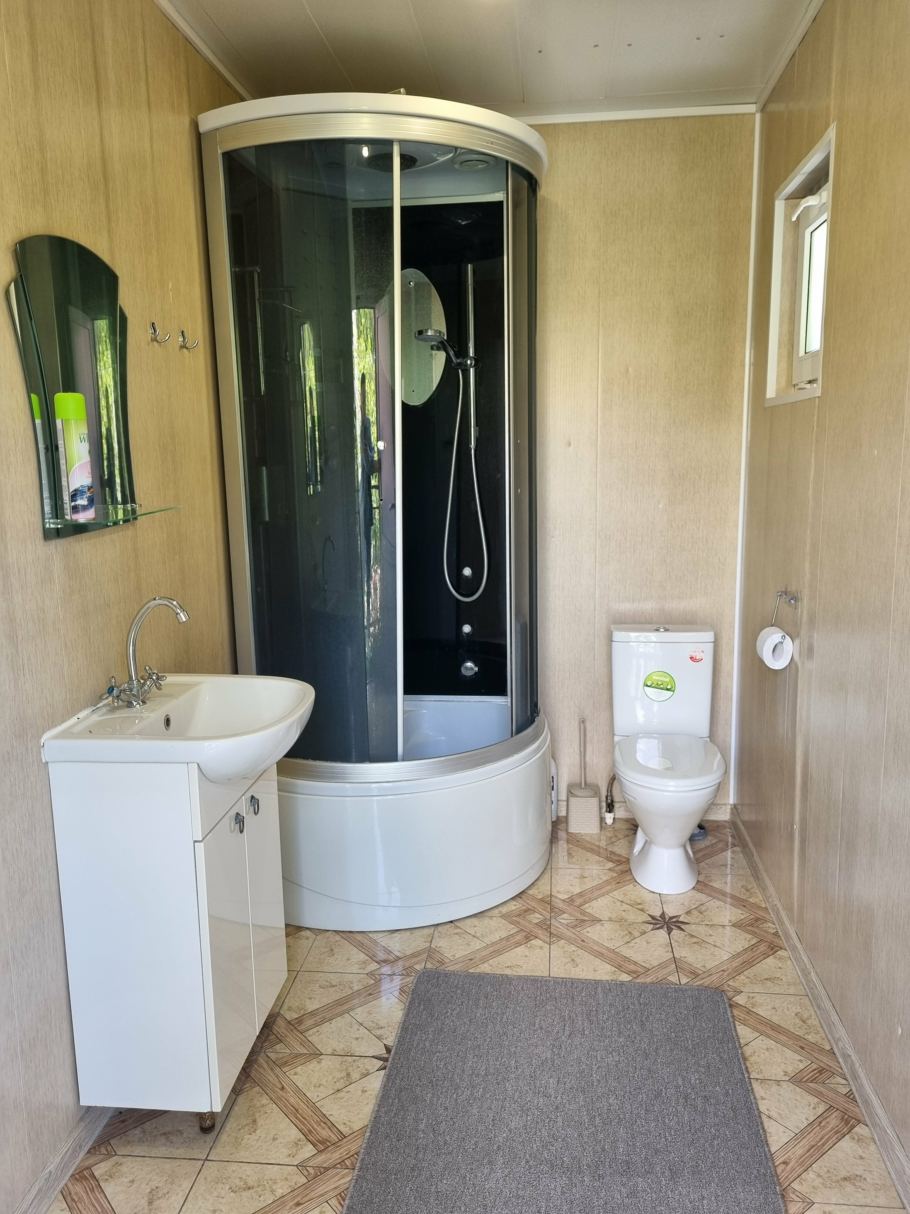 Четырехместный номер с балконом