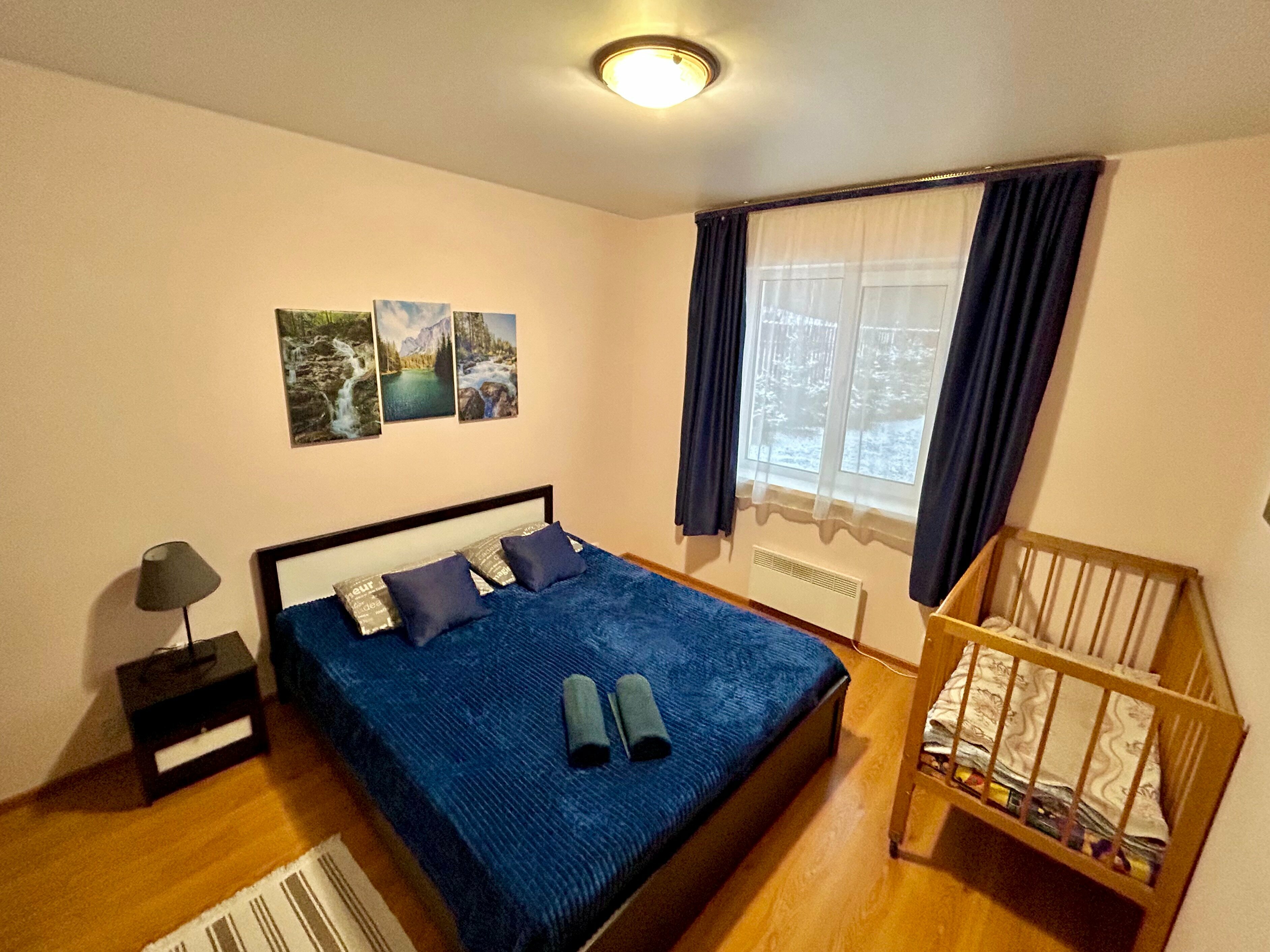 Коттедж на 6 человек с 2 спальнями и сауной. 