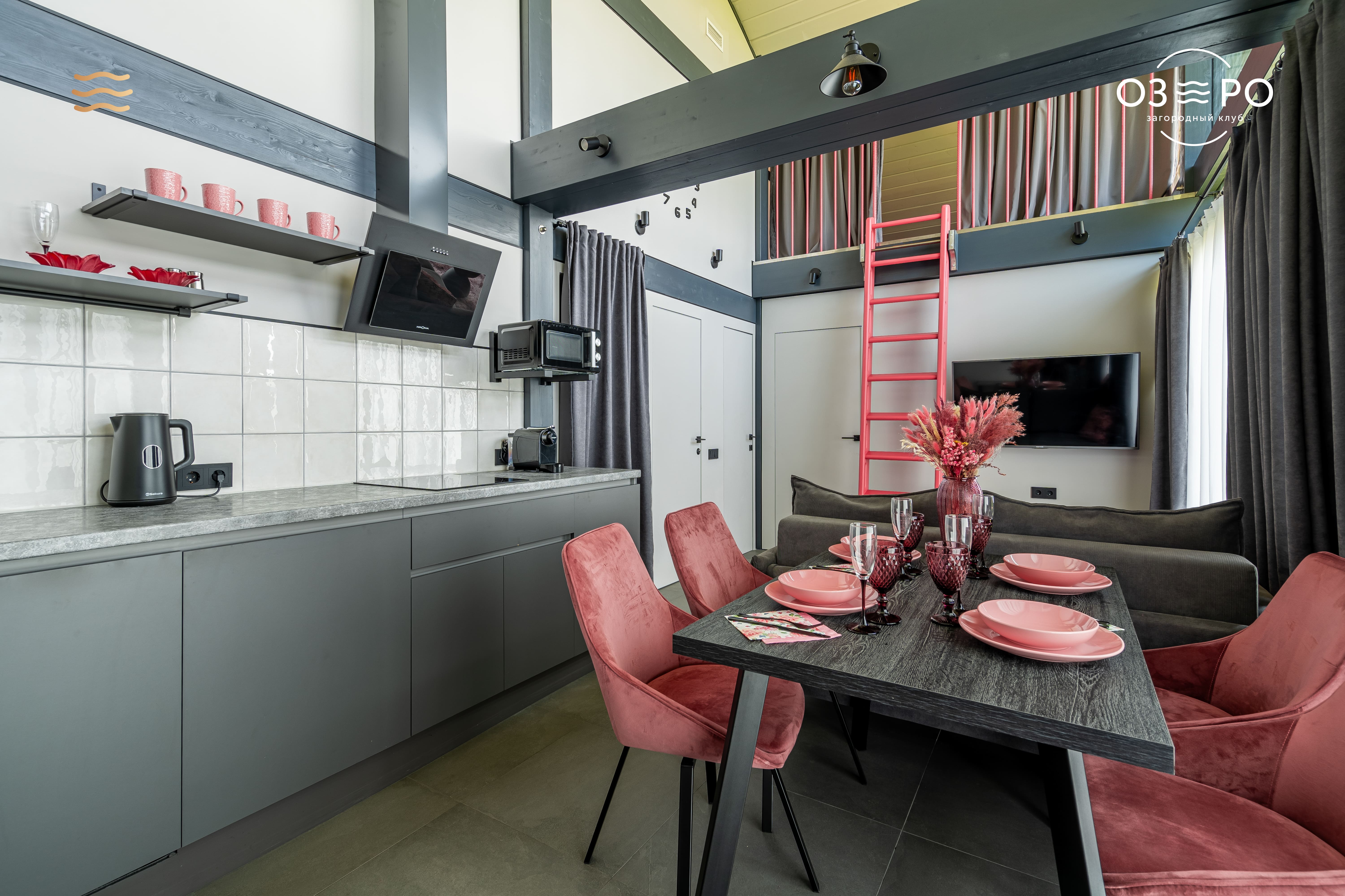 Розовый домик