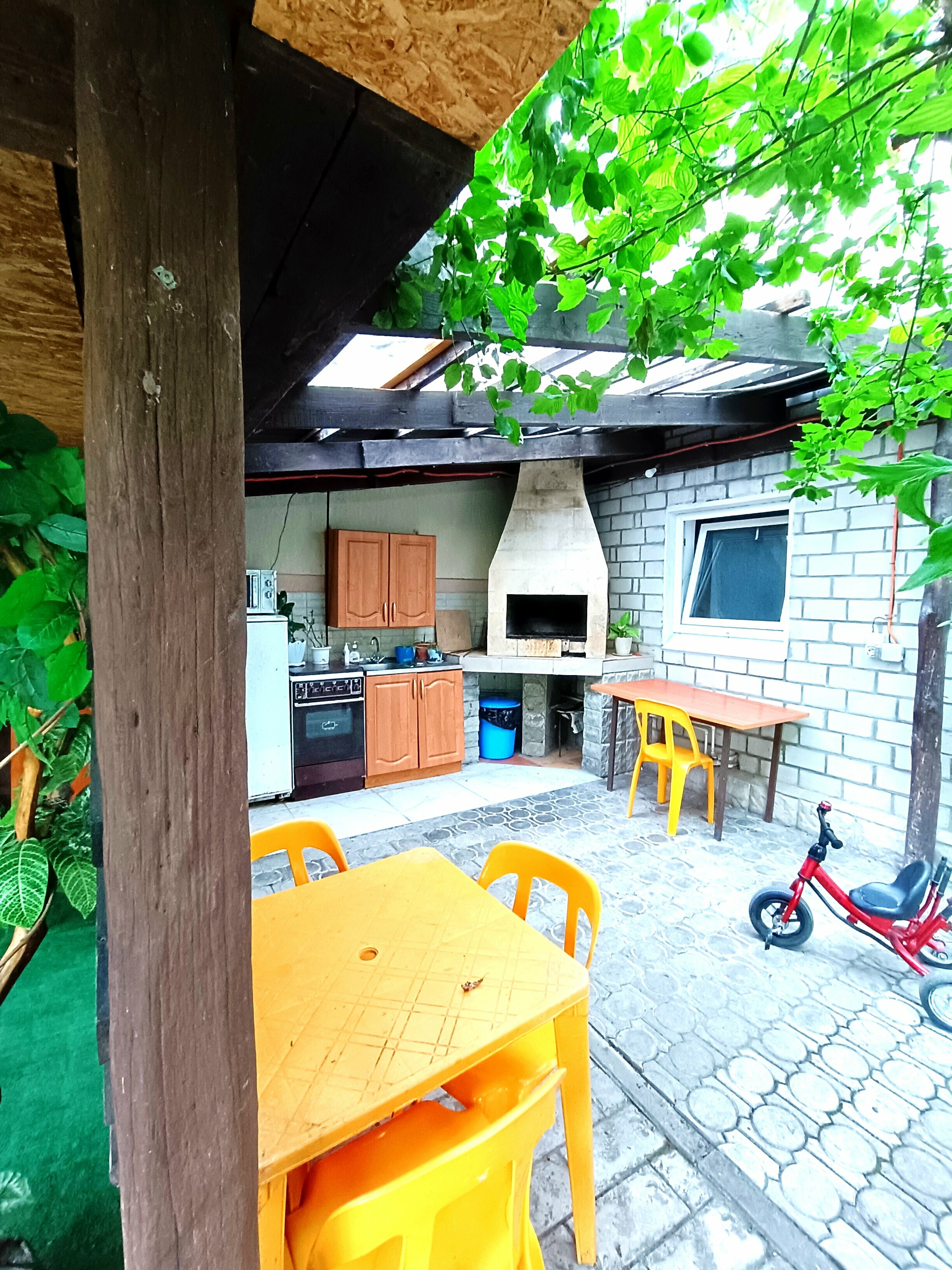 Двухместный номер с 2 отдельными кроватями и общей ванной комнатой