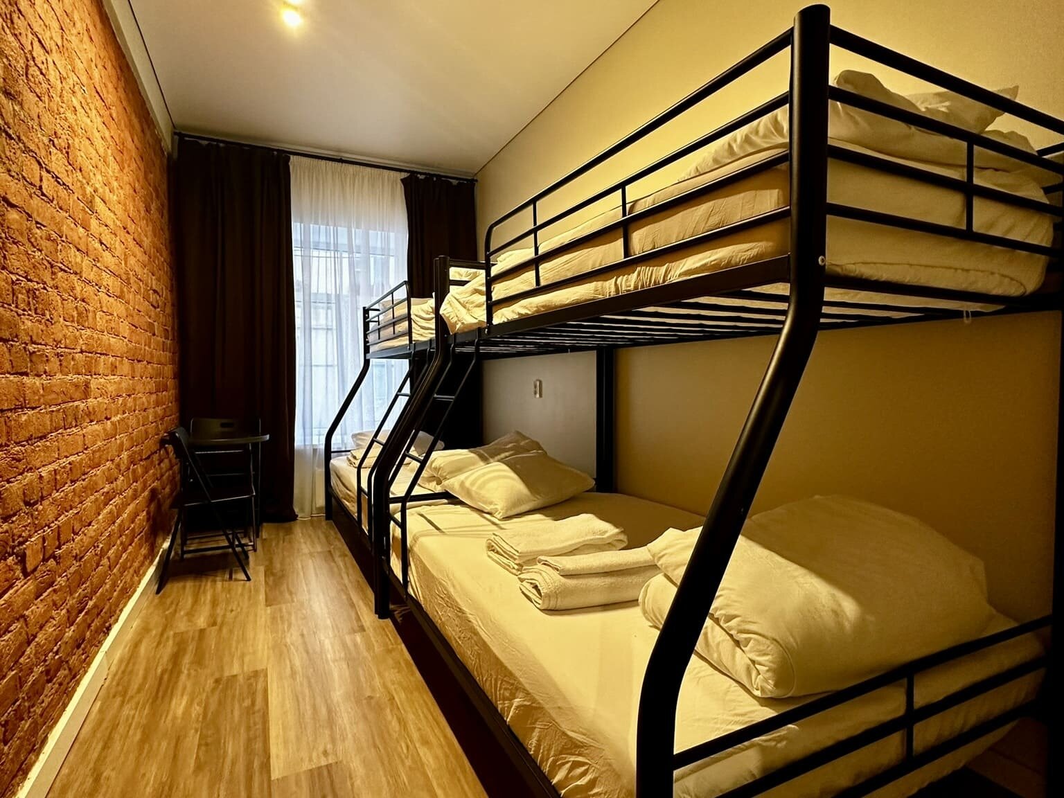 Cемейный номер с собственной ванной комнатой