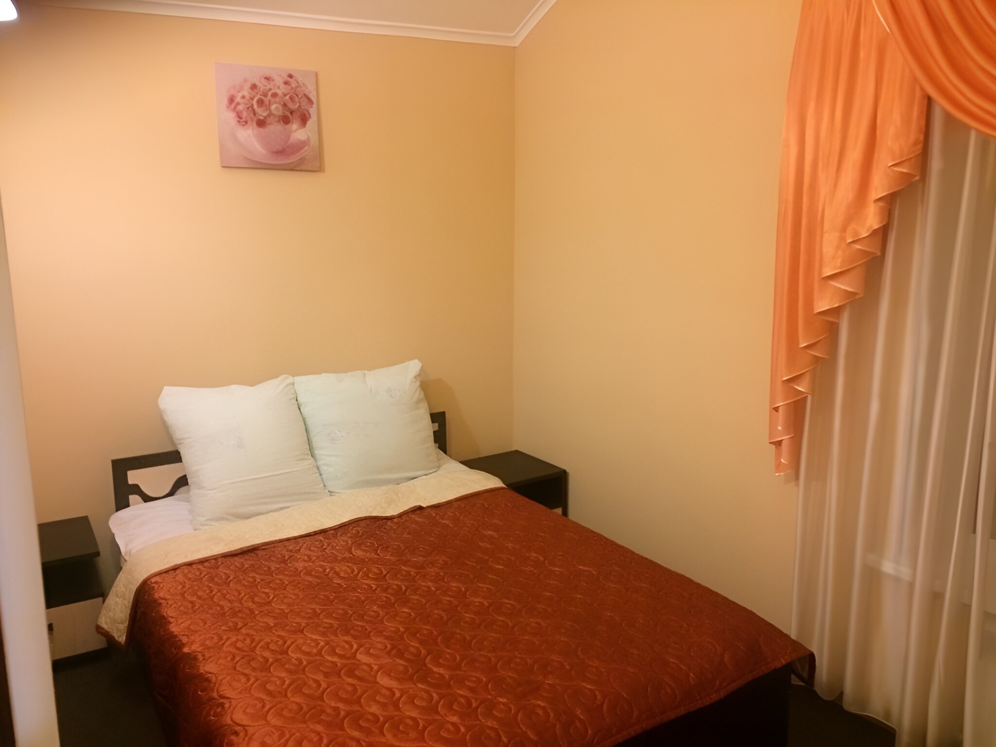 Четырёхместный  (двухкомнатный) номер с двумя кроватями