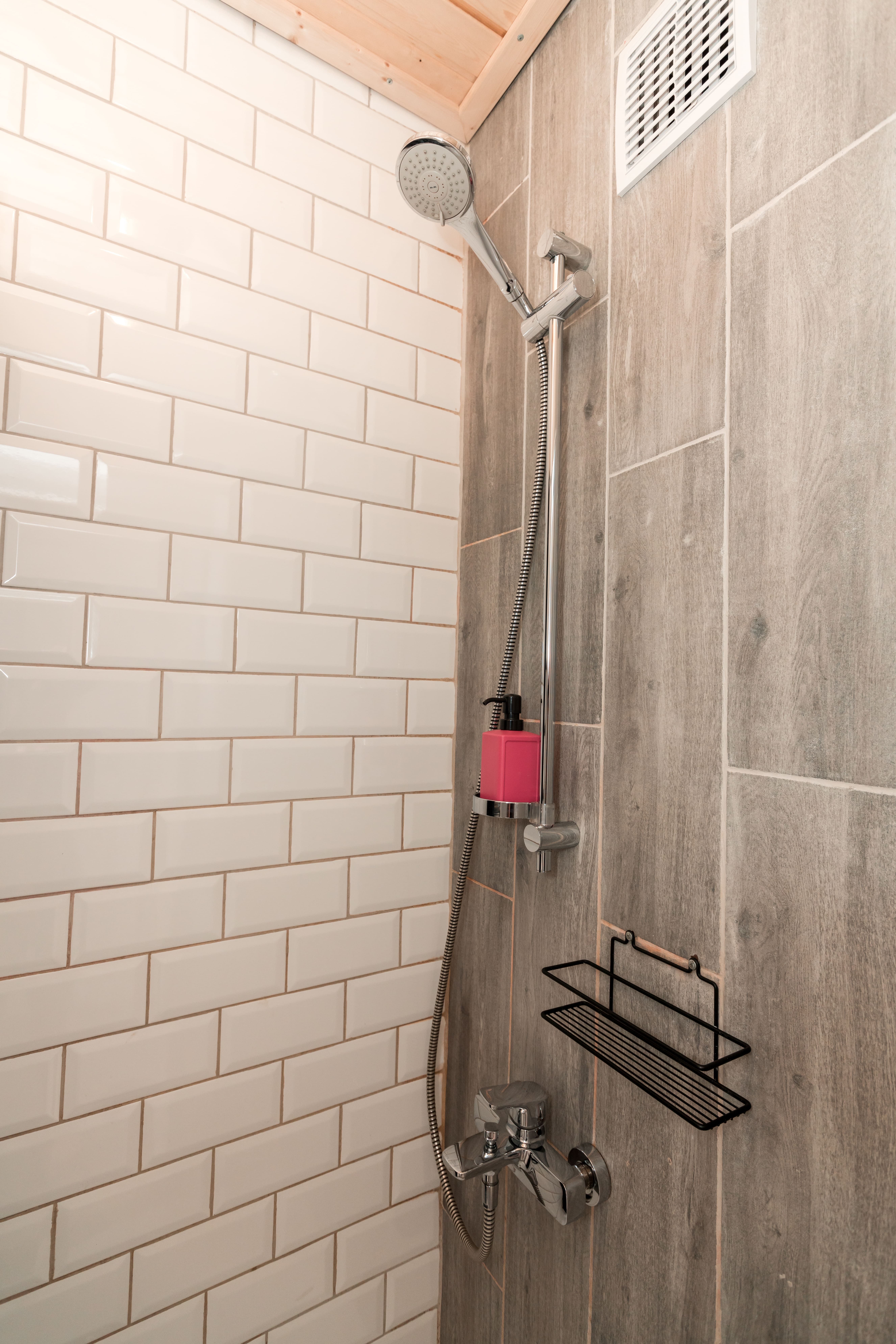 Небольшой двухместный номер с 2 отдельными кроватями