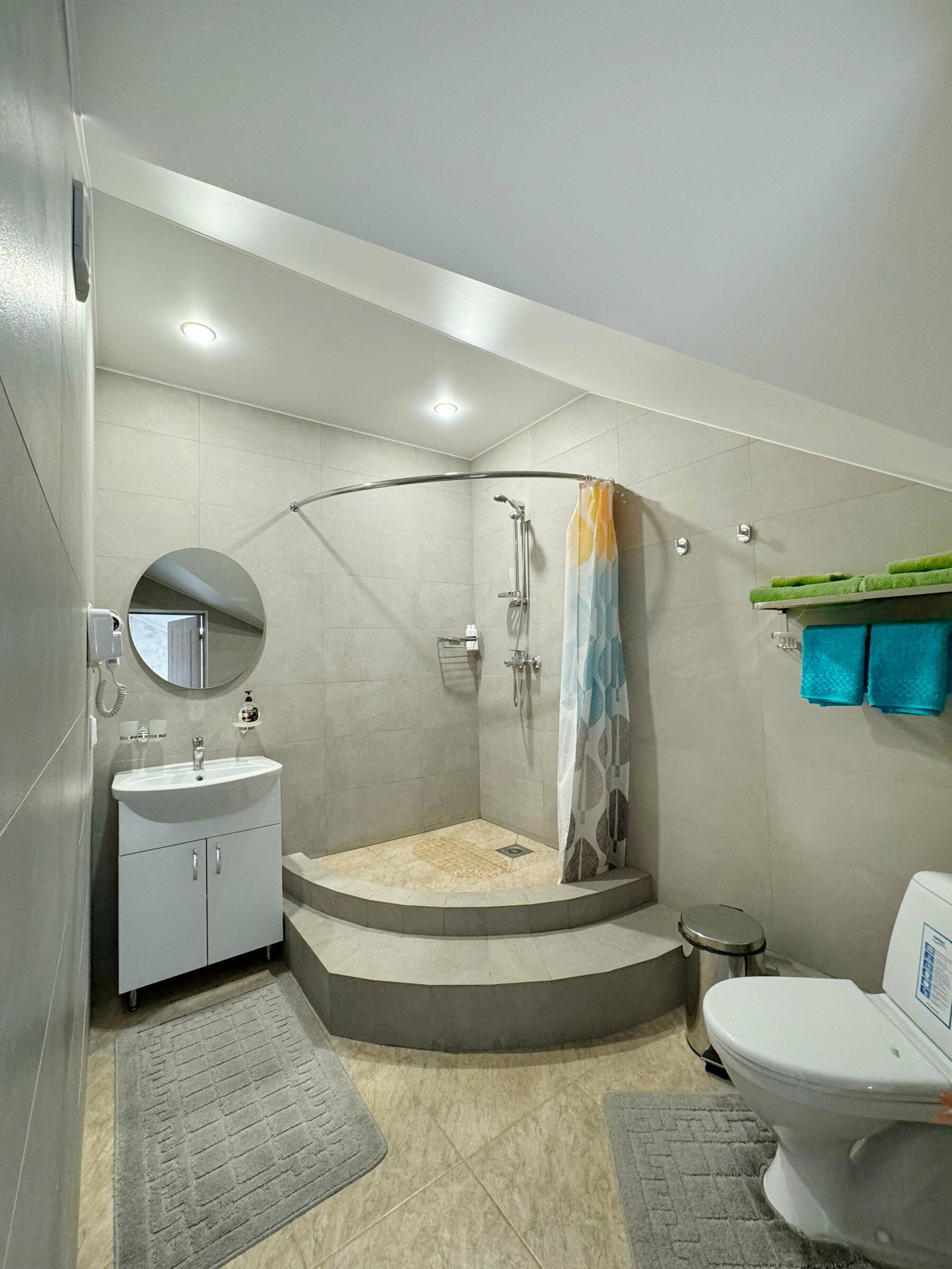 Улучшенный двухместный номер с 2 отдельными кроватями