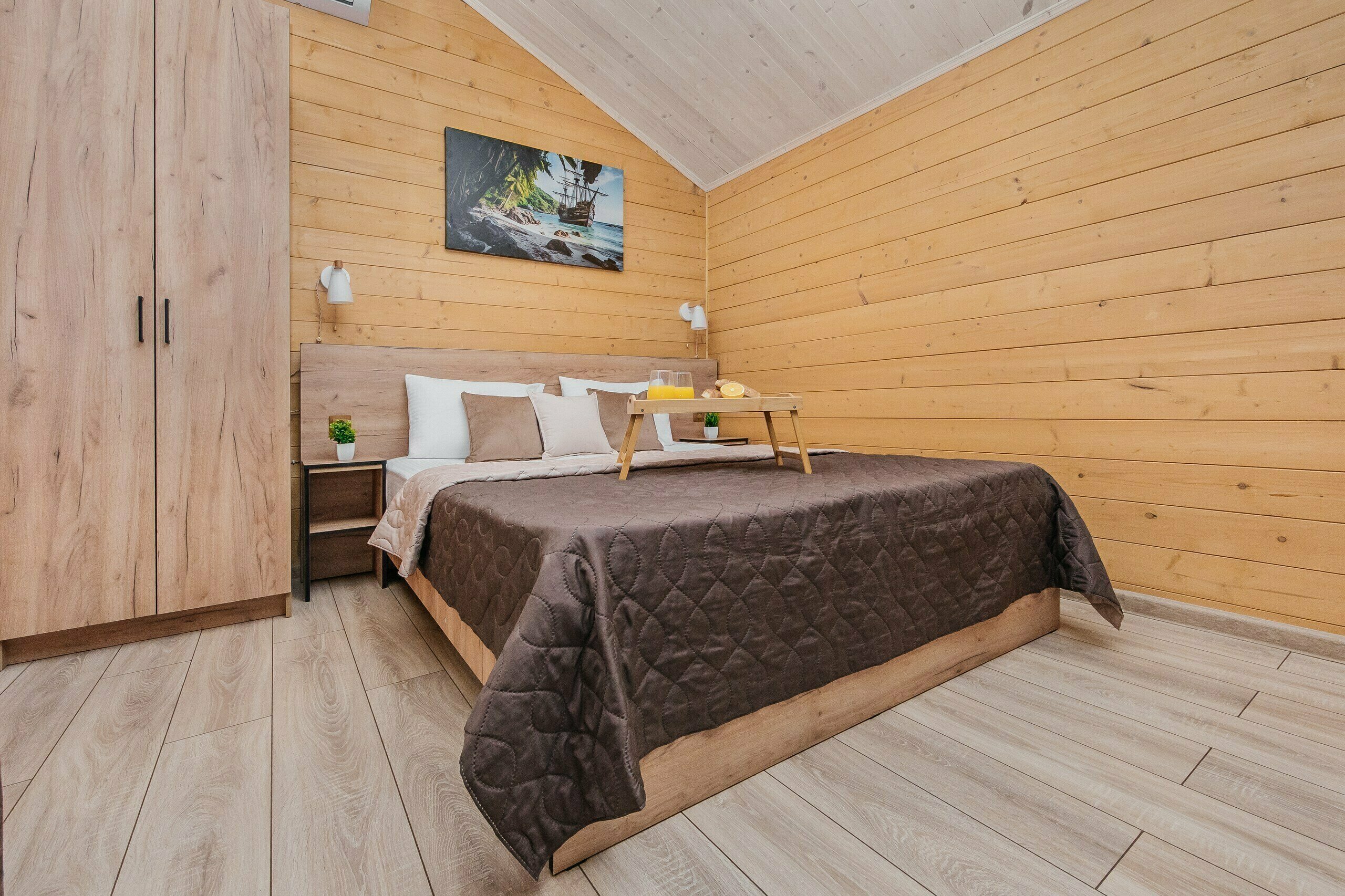 Трехместный домик БроНау Amra house 