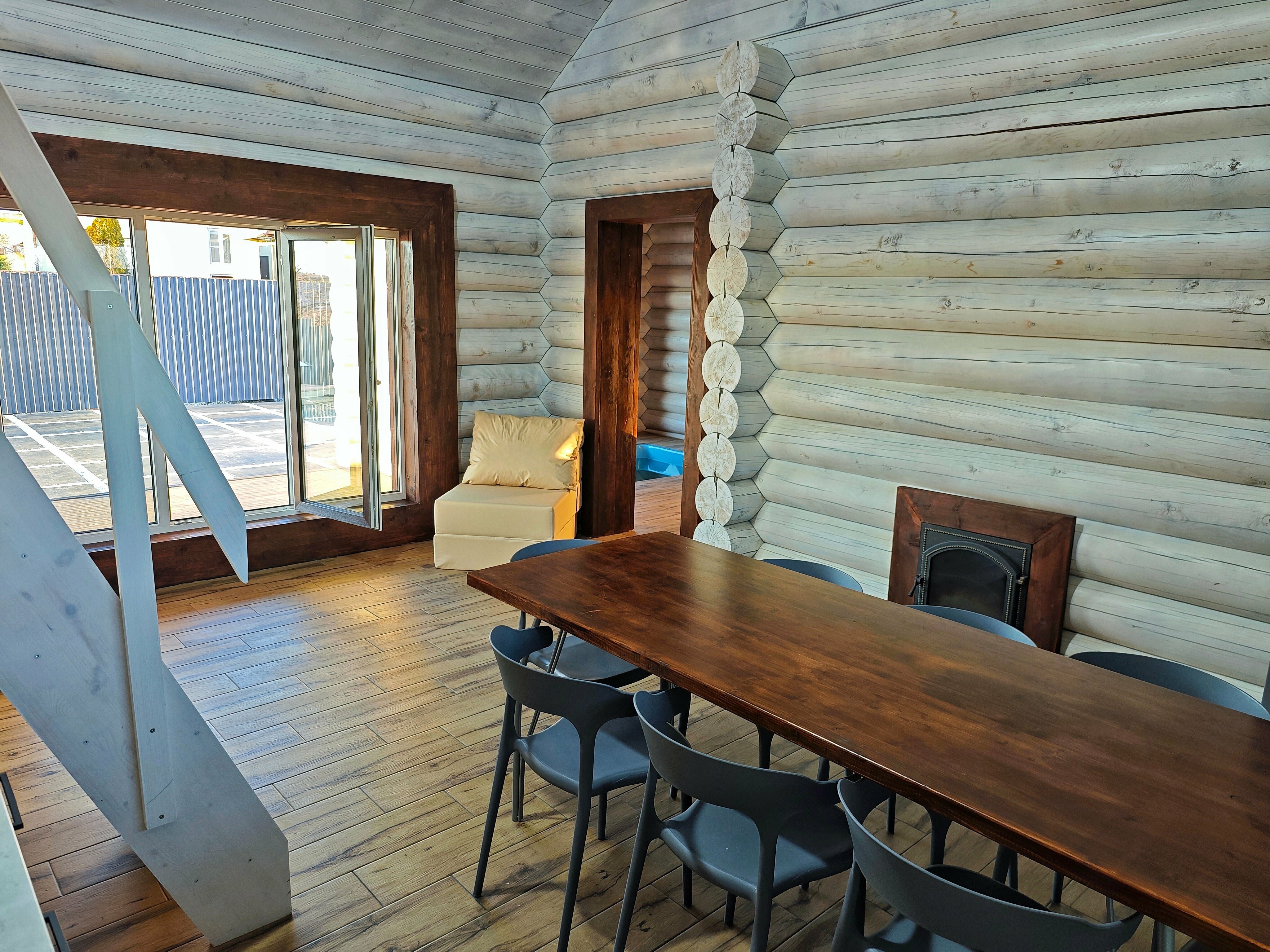 Дом с собственным бассейном