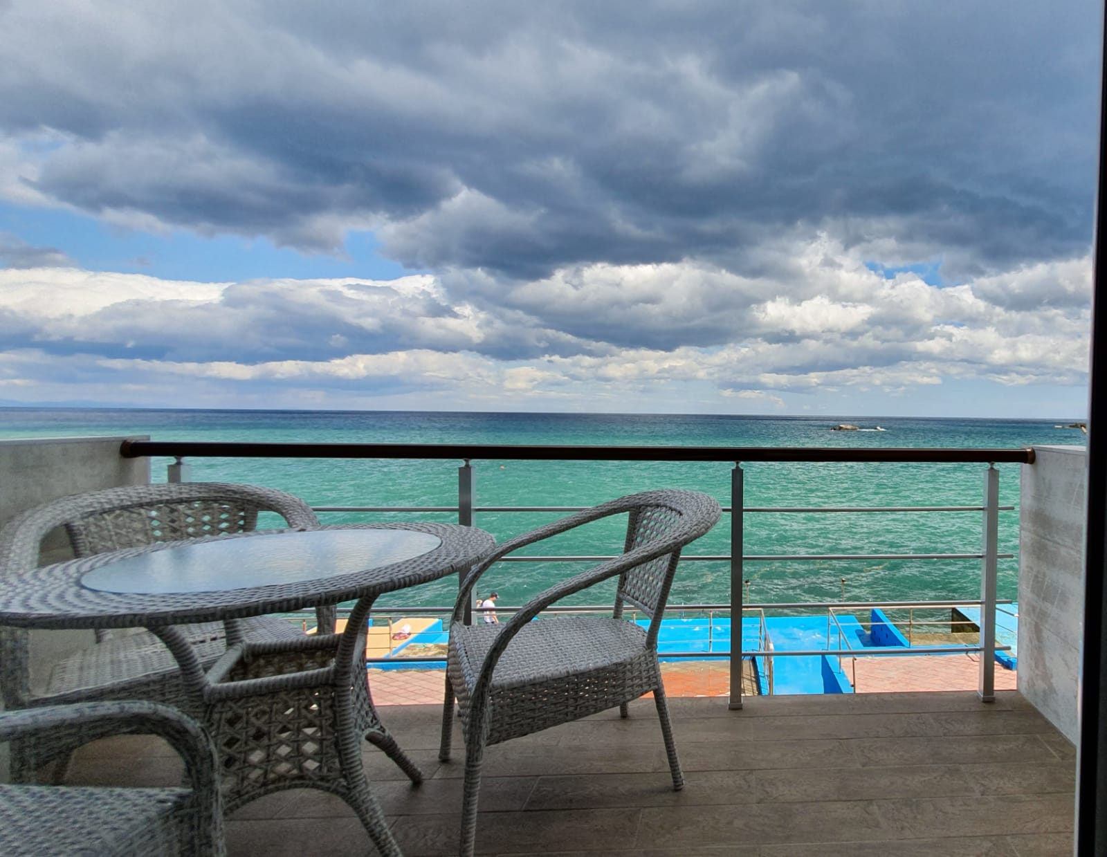 Трехместный номер с видом на море