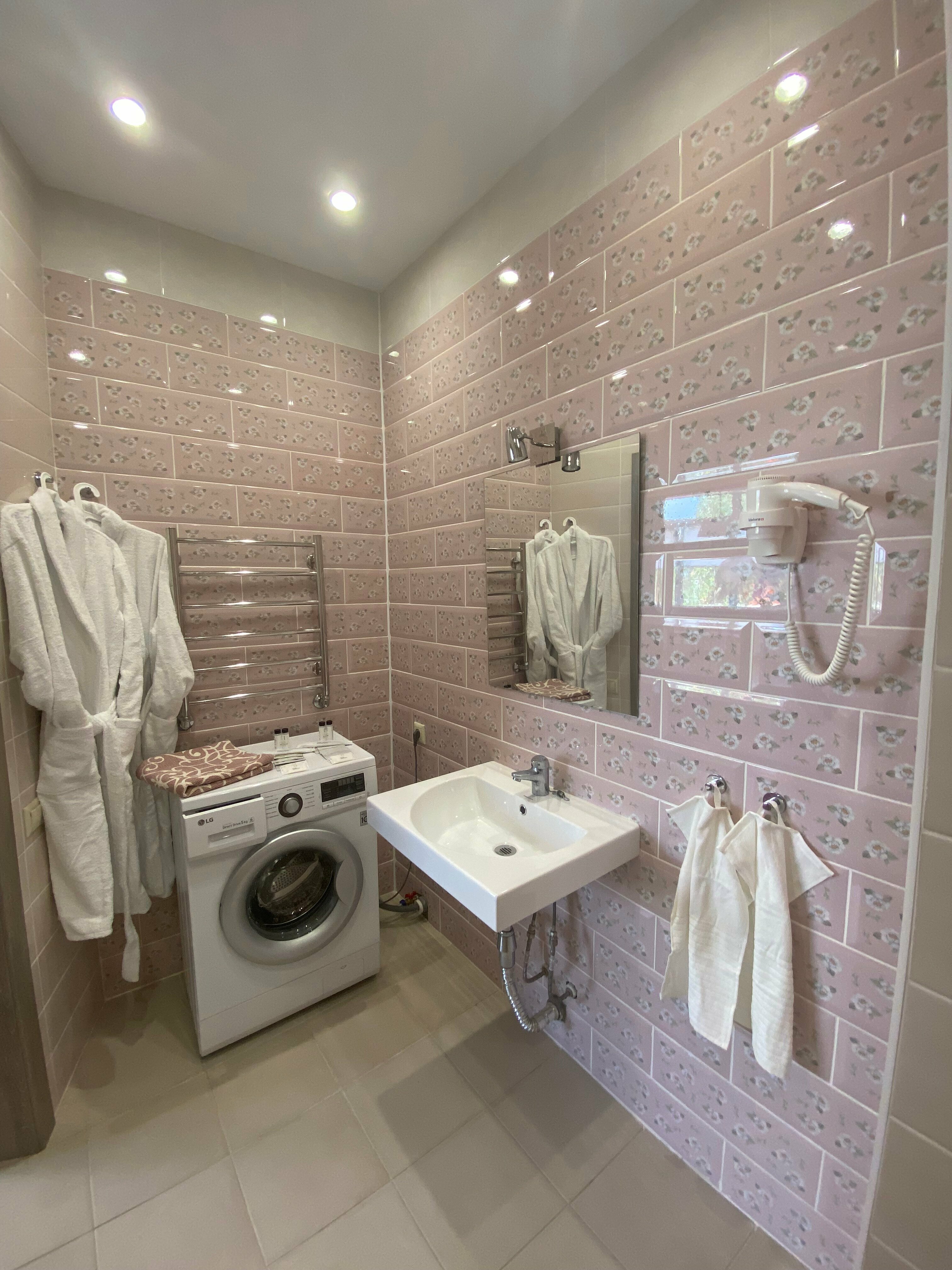 Люкс с кроватью размера «king-size» и балконом