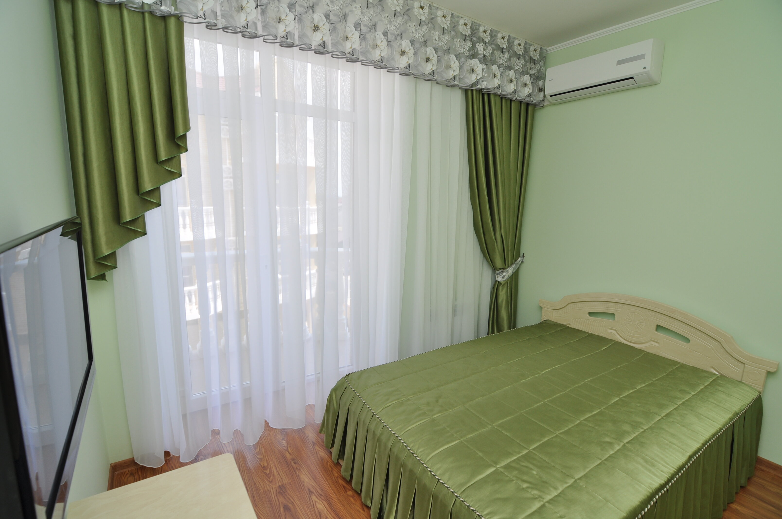 Люкс двухкомнатный с балконом