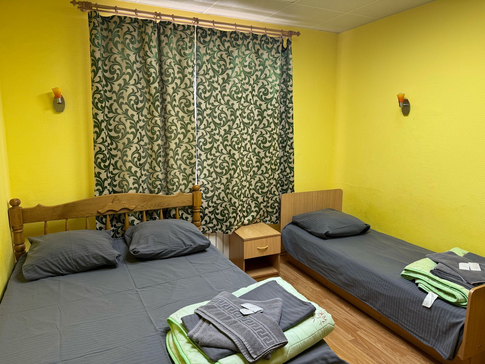 Трехместный номер эконом-класса