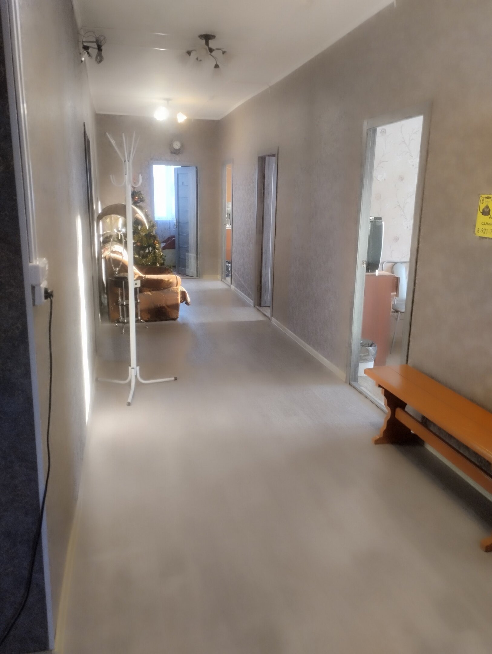 Двухместный номер с 2 отдельными кроватями и общей ванной комнатой