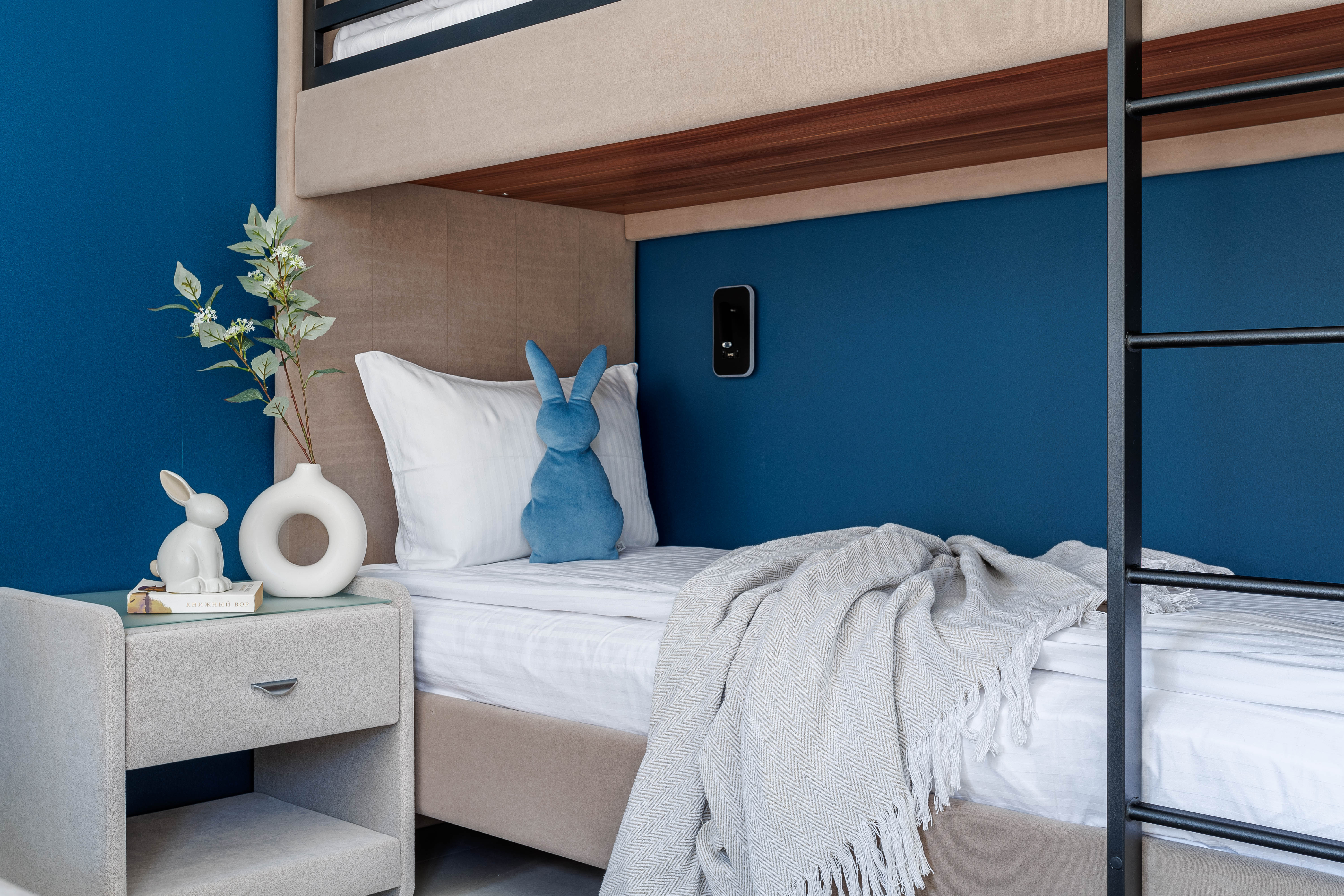 Семейный номер с боковым видом на море