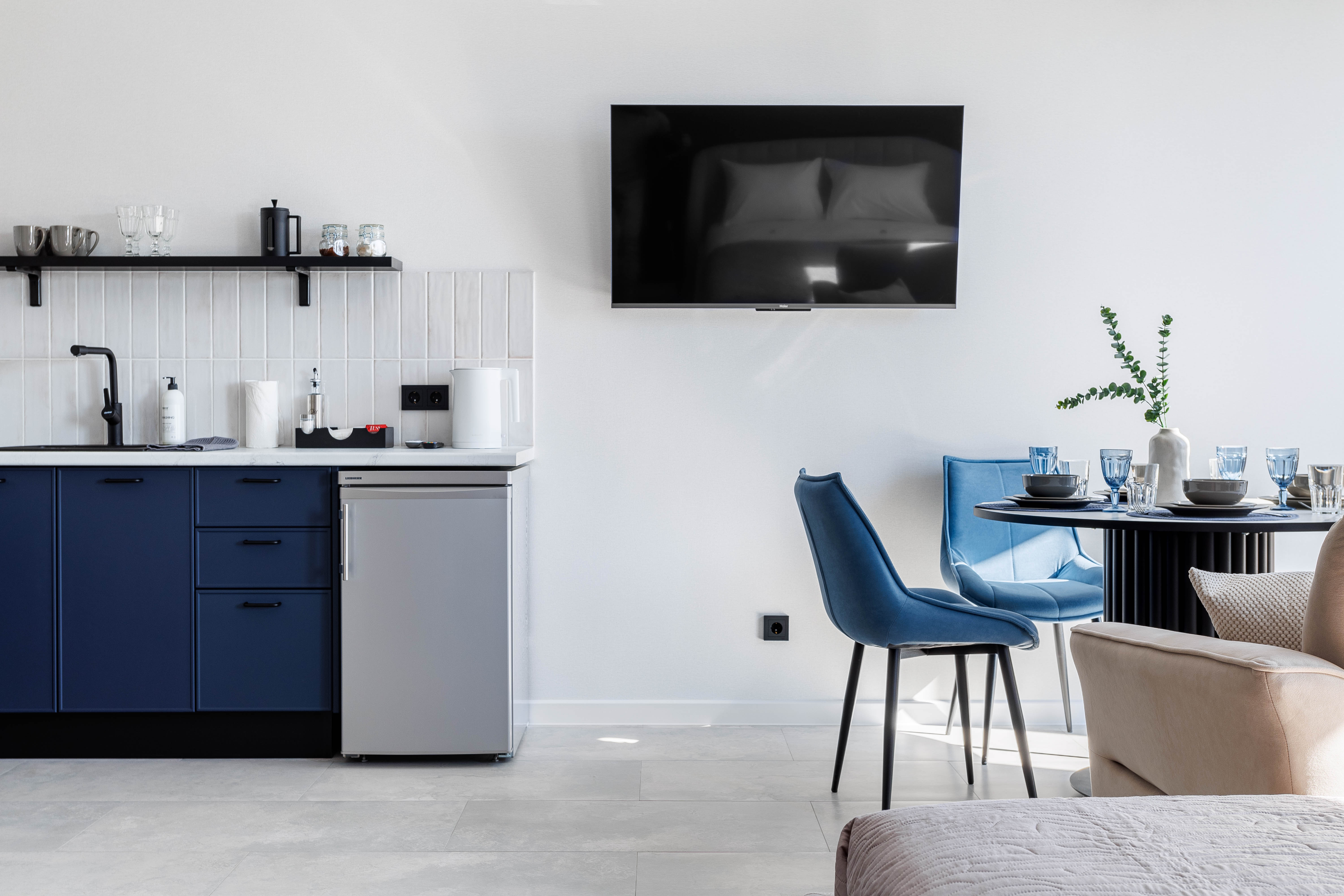 Семейный номер с боковым видом на море