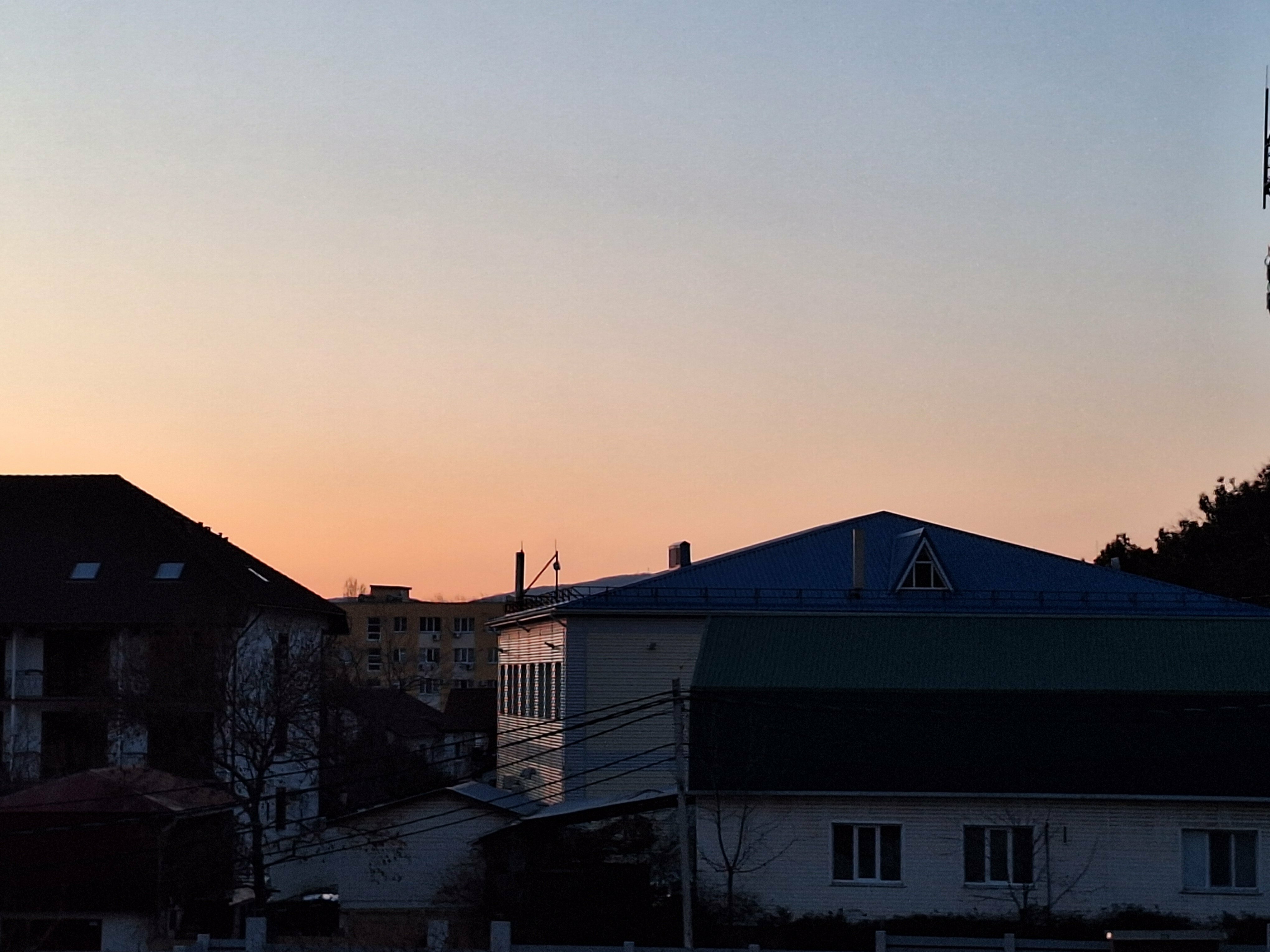 «УЮТНЫЙ» СТАНДАРТНЫЙ ТРЕХМЕСТНЫЙ НОМЕР С  ДВУСПАЛЬНОЙ КРОВАТЬЮ,  ОДНОМЕСТНЫМ ДИВАН