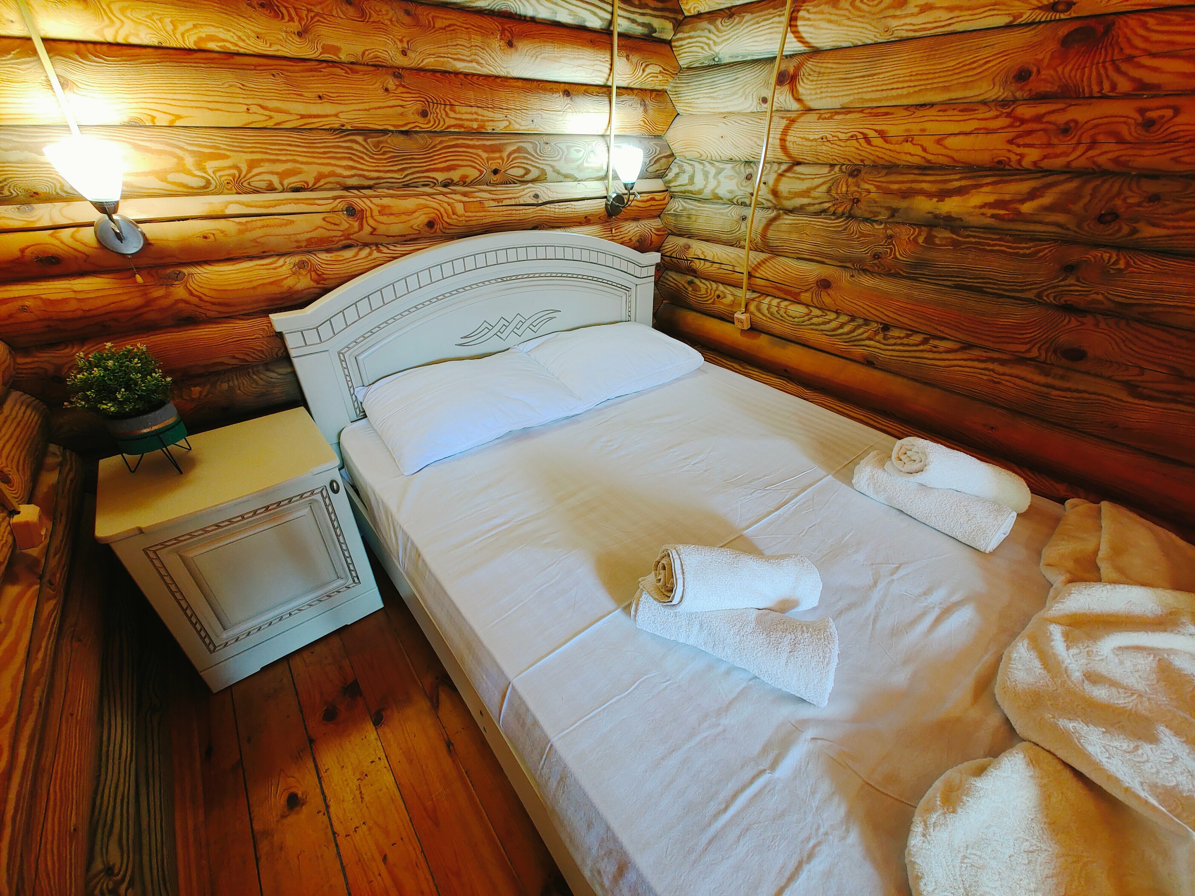 4-х местный домик с мини-кухней и террасой