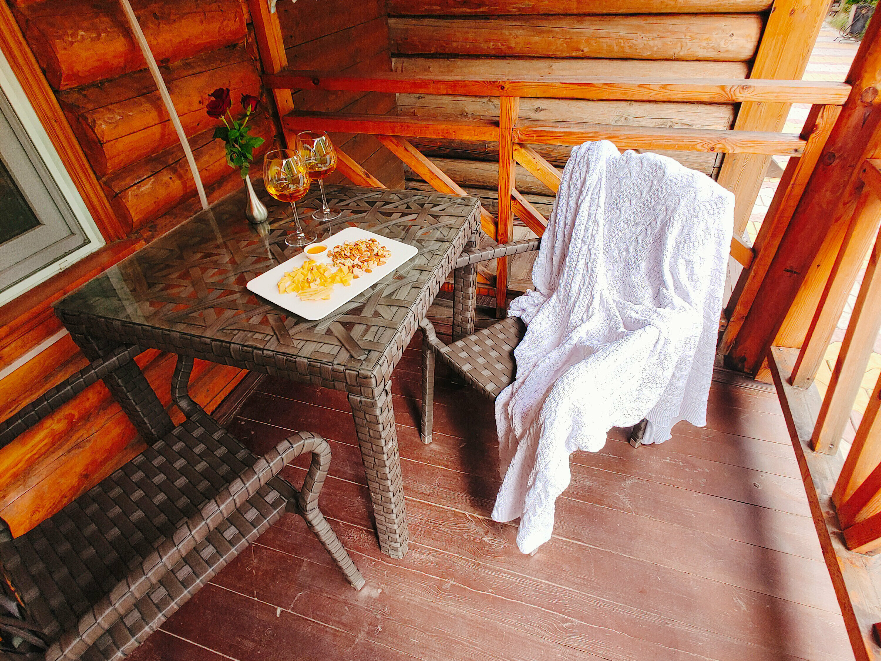 4-х местный домик с мини-кухней и террасой