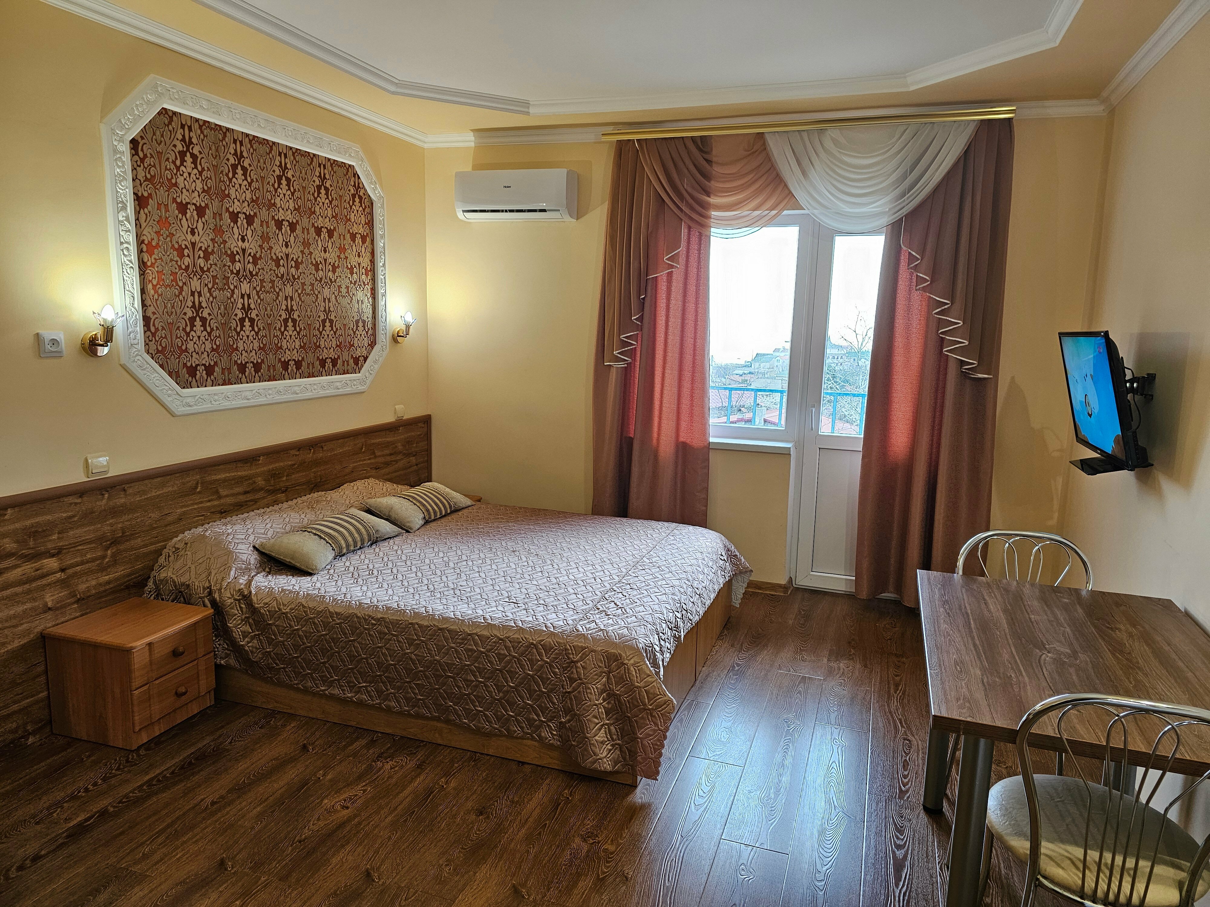 Четырехместный номер с балконом