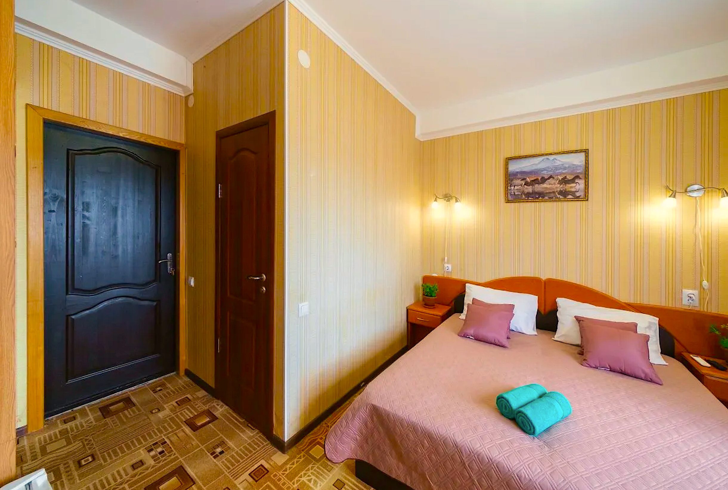 Трехместный номер с балконом