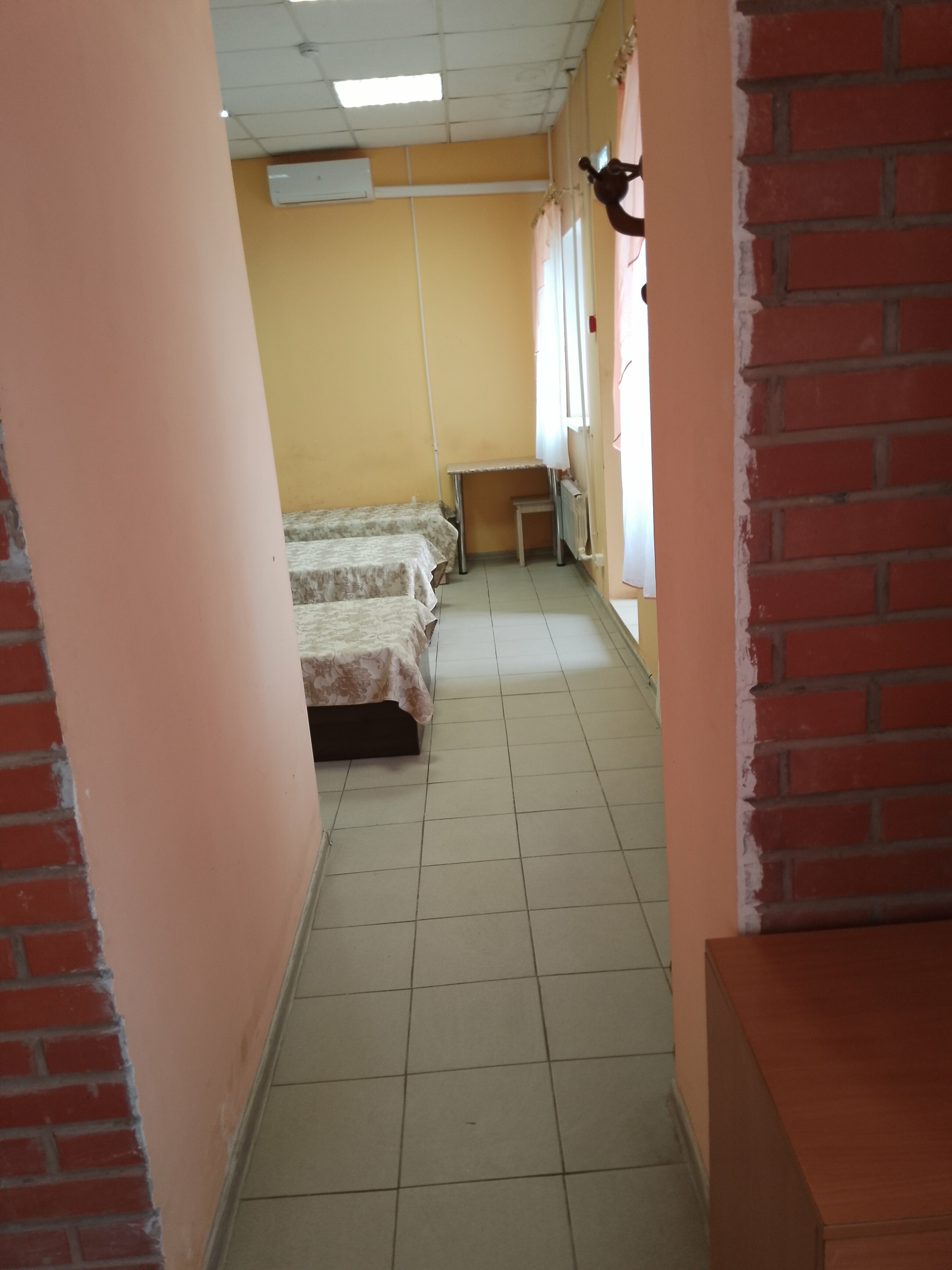 Четырехместный номер с ванной комнатой