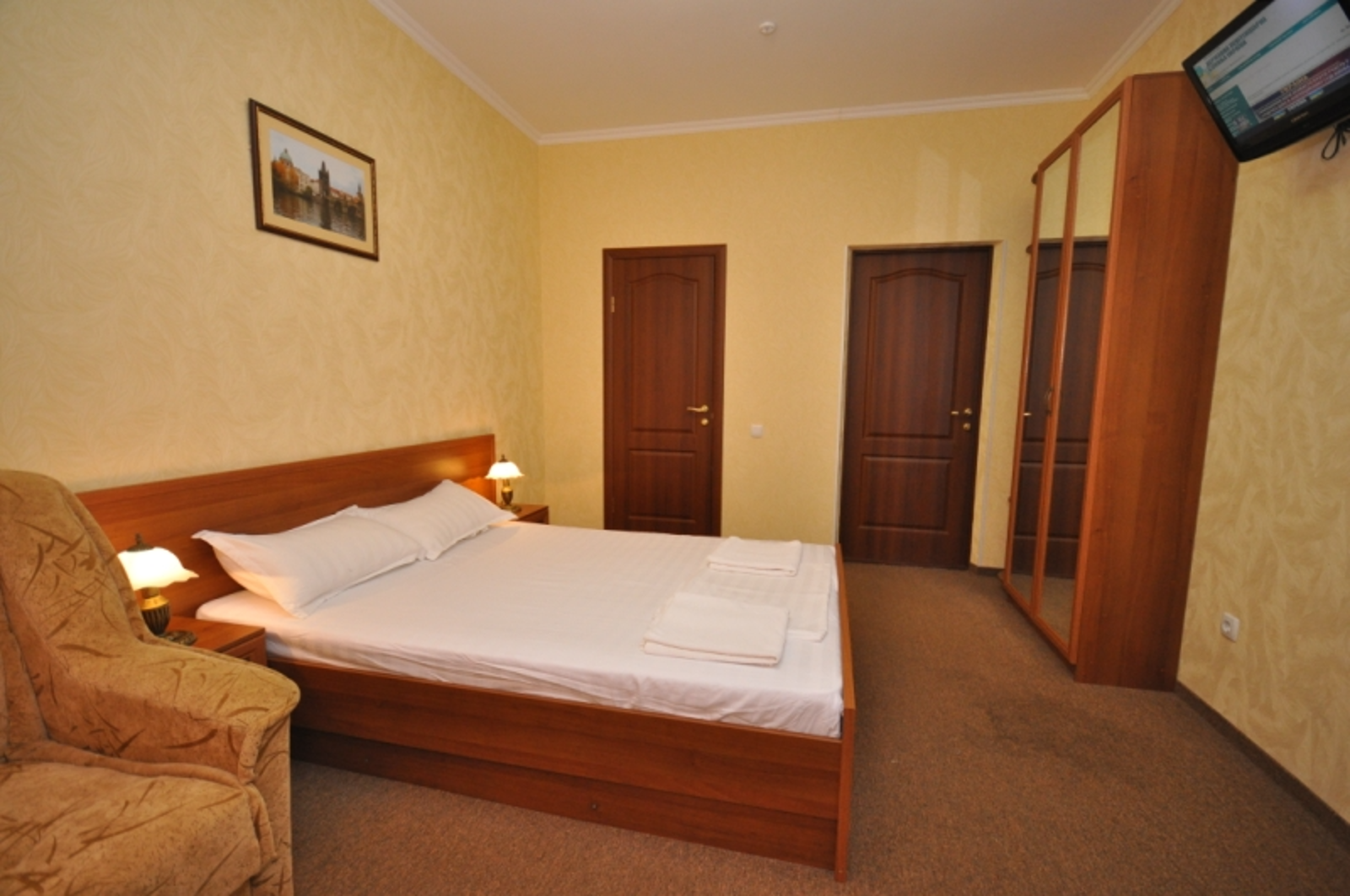 Трехместный номер с балконом