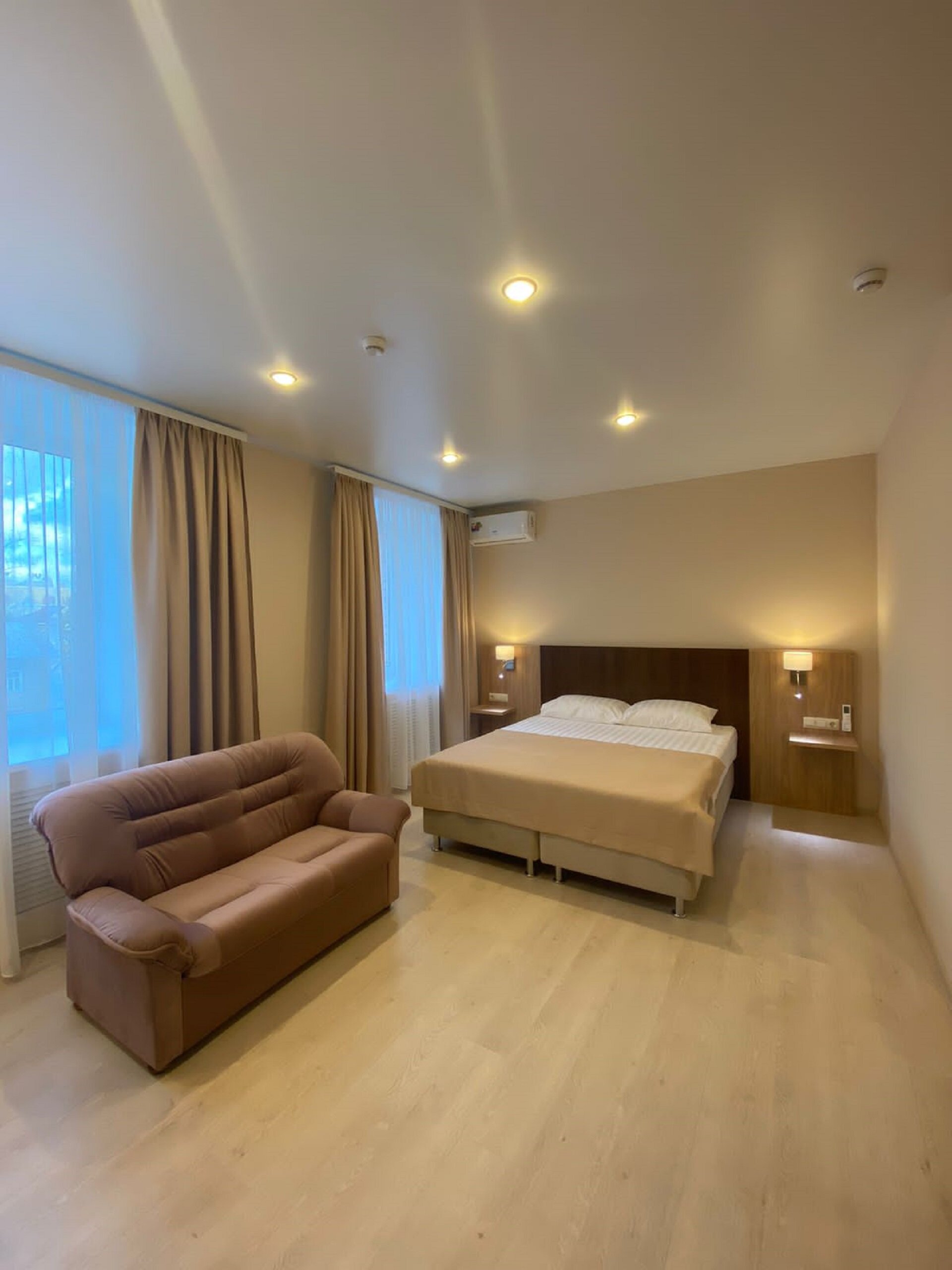 Двухместный номер с 1 кроватью или 2 отдельными кроватями и дополнительной кроватью