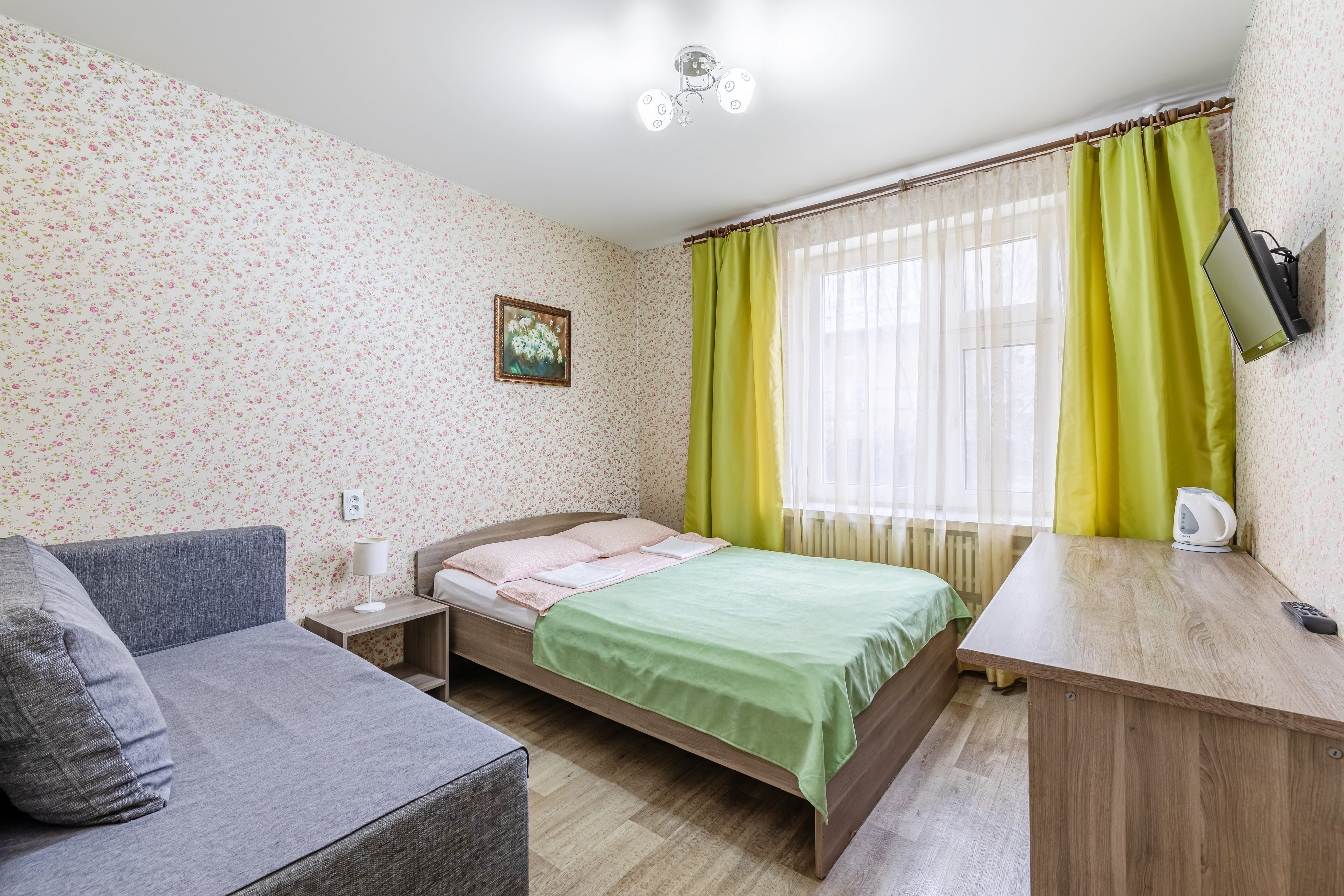 Трехместный номер с собственной ванной комнатой