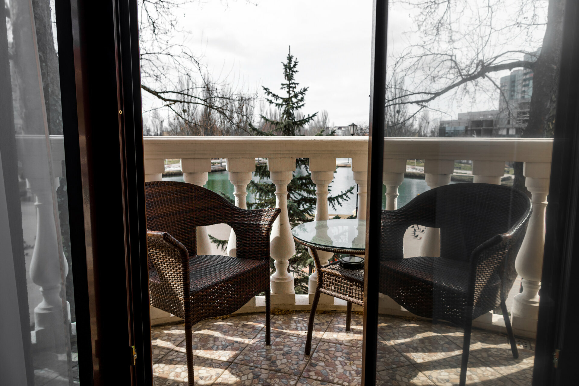 Люкс с кроватью размера «king-size» и балконом