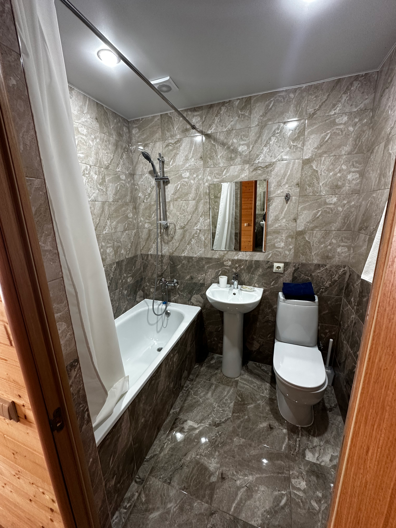 Трехместный номер с видом на море