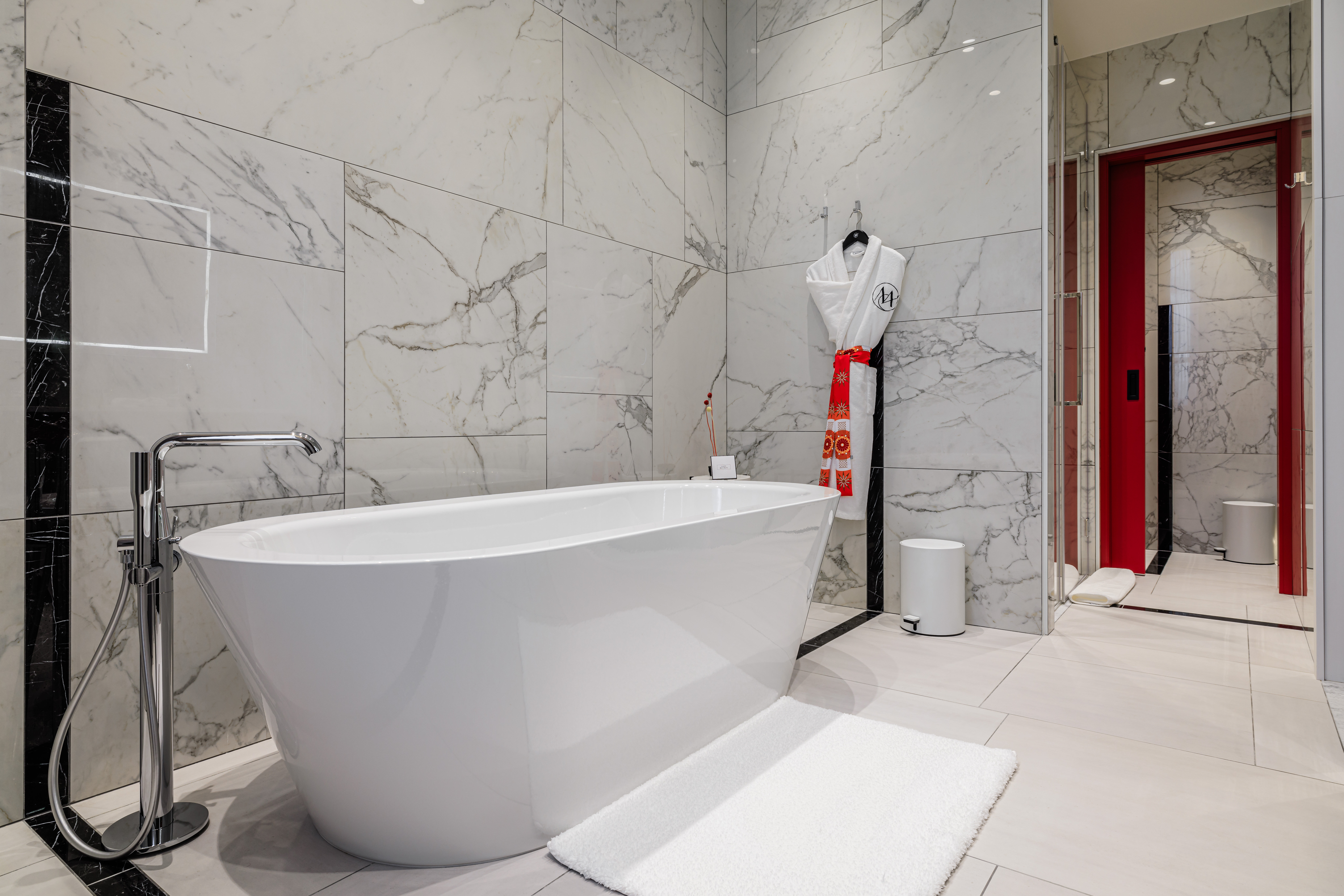 Люкс Амбассадор