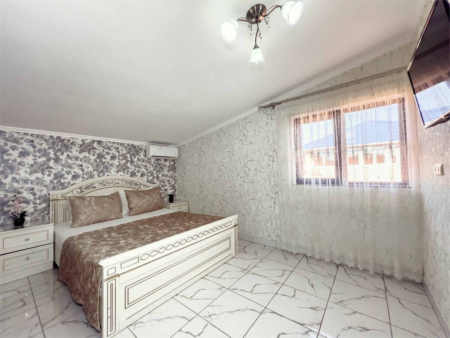 Апартаменты с кухней и балконом