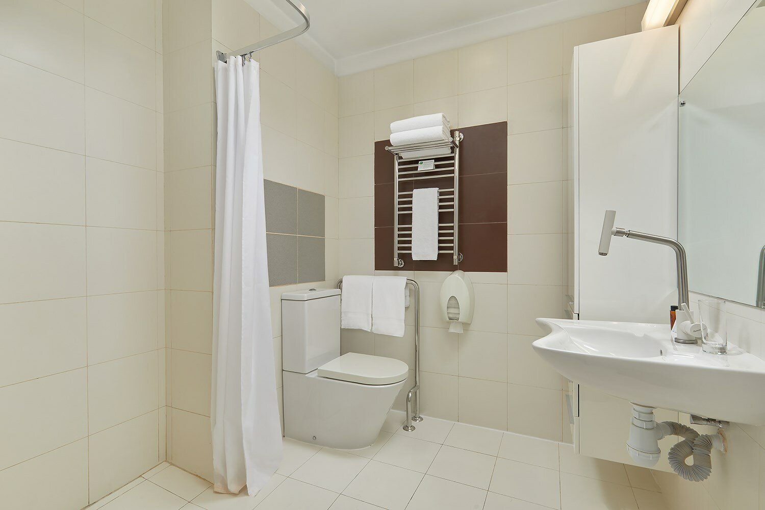 Номер для людей с ограниченной мобильностью гостиницы ПАМИР