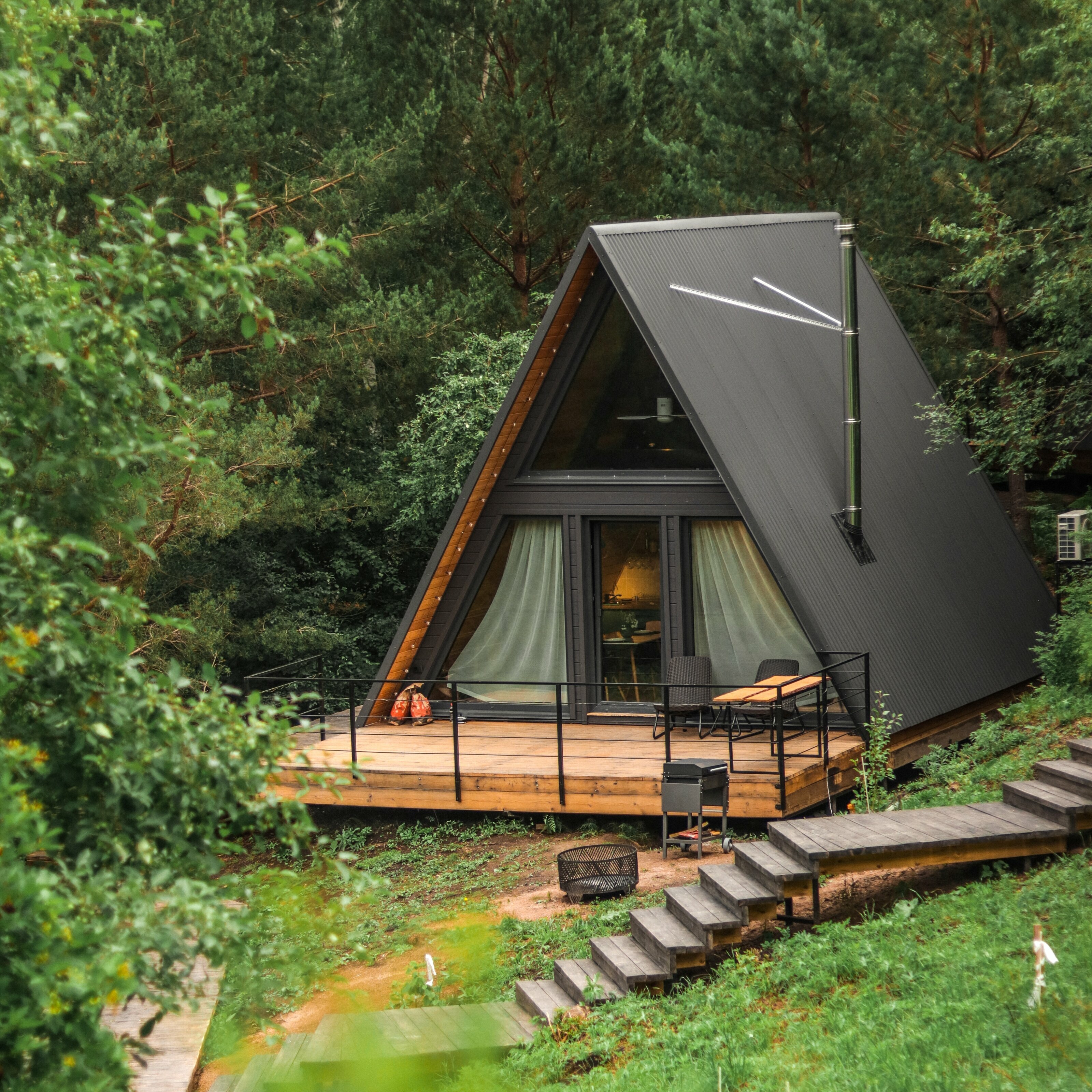 С видом на горы, самый уединённый.