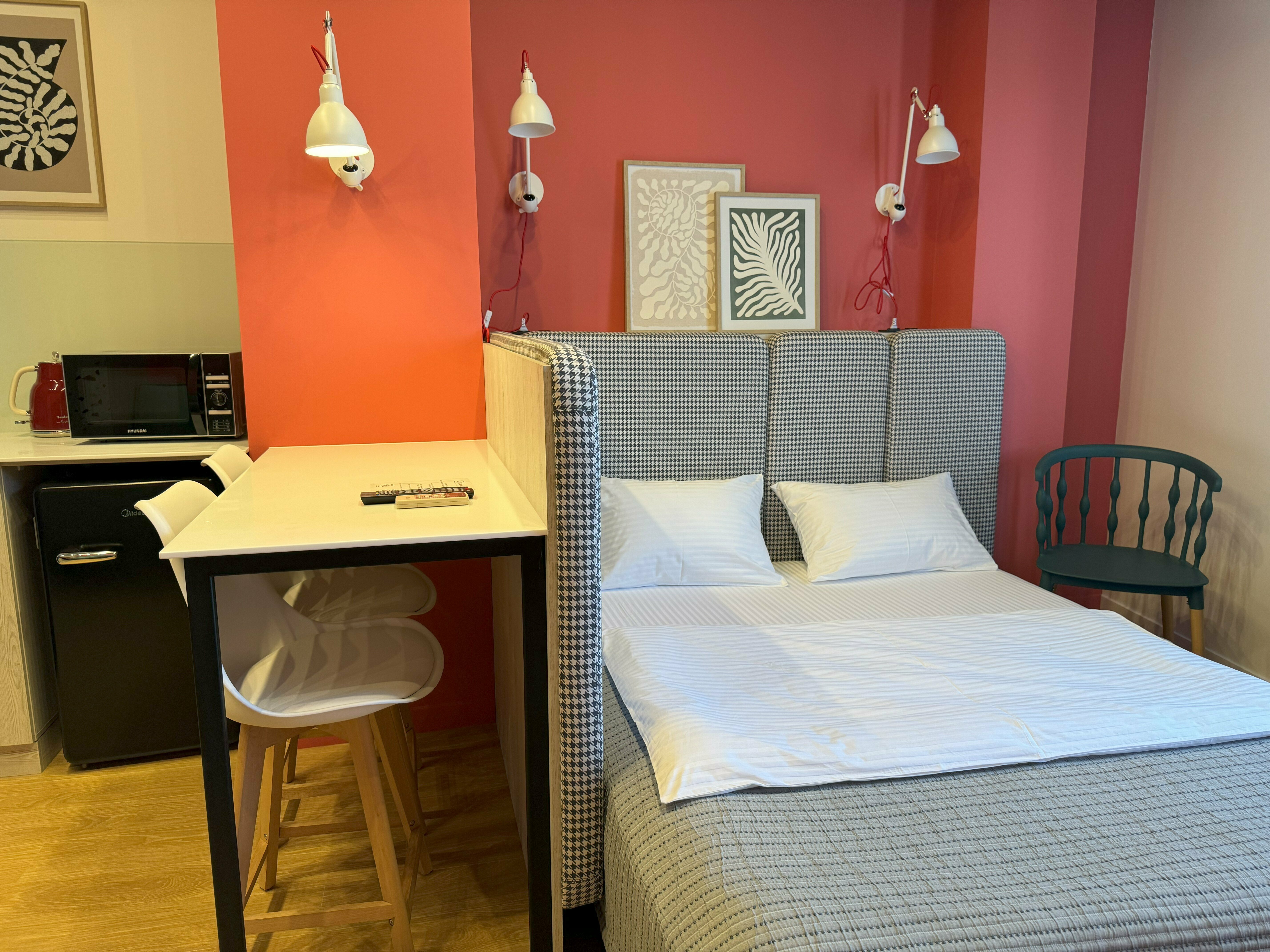 № 307 "Стандартный номер с угловой кроватью" 