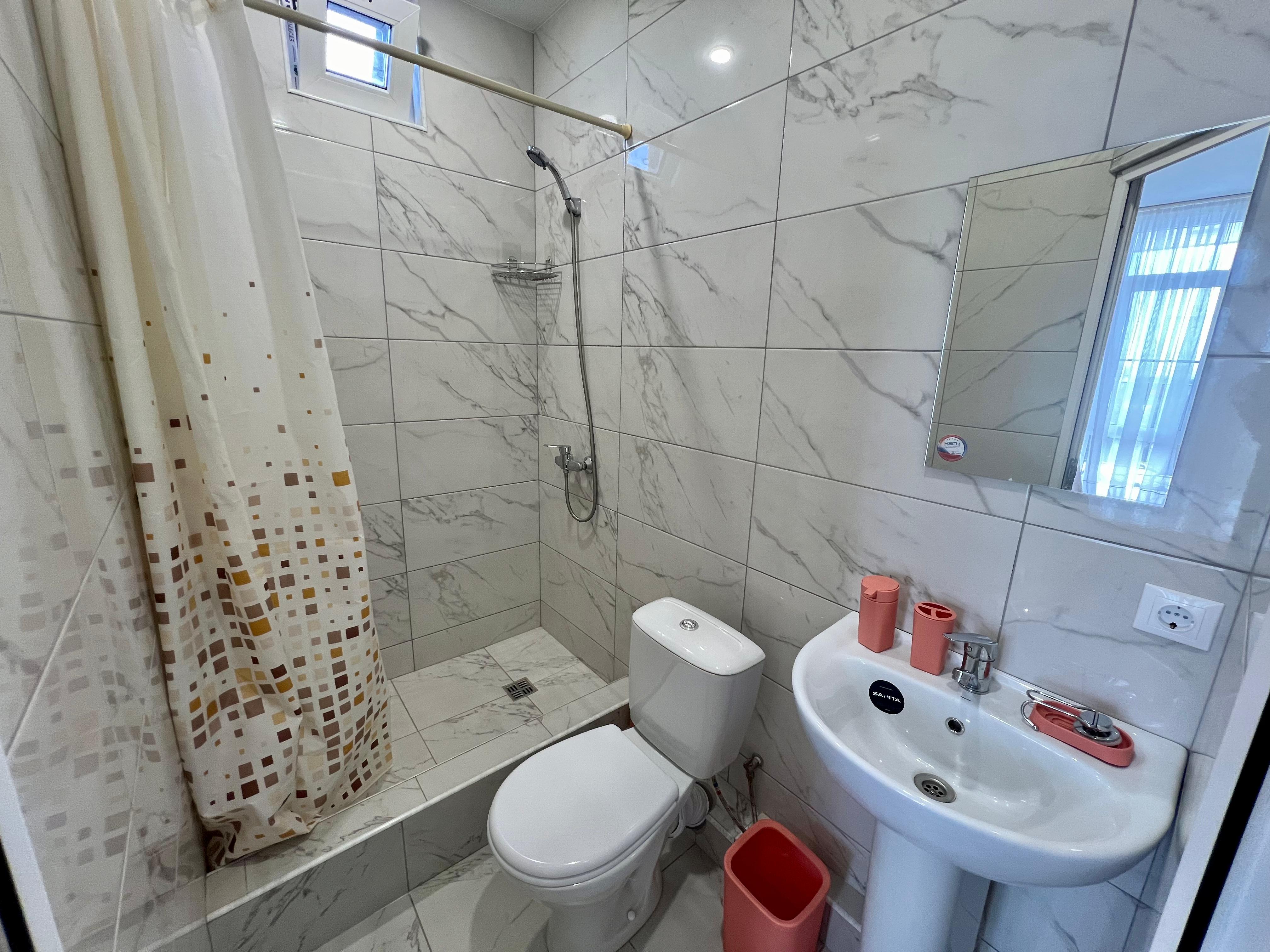 Трехместный номер с балконом