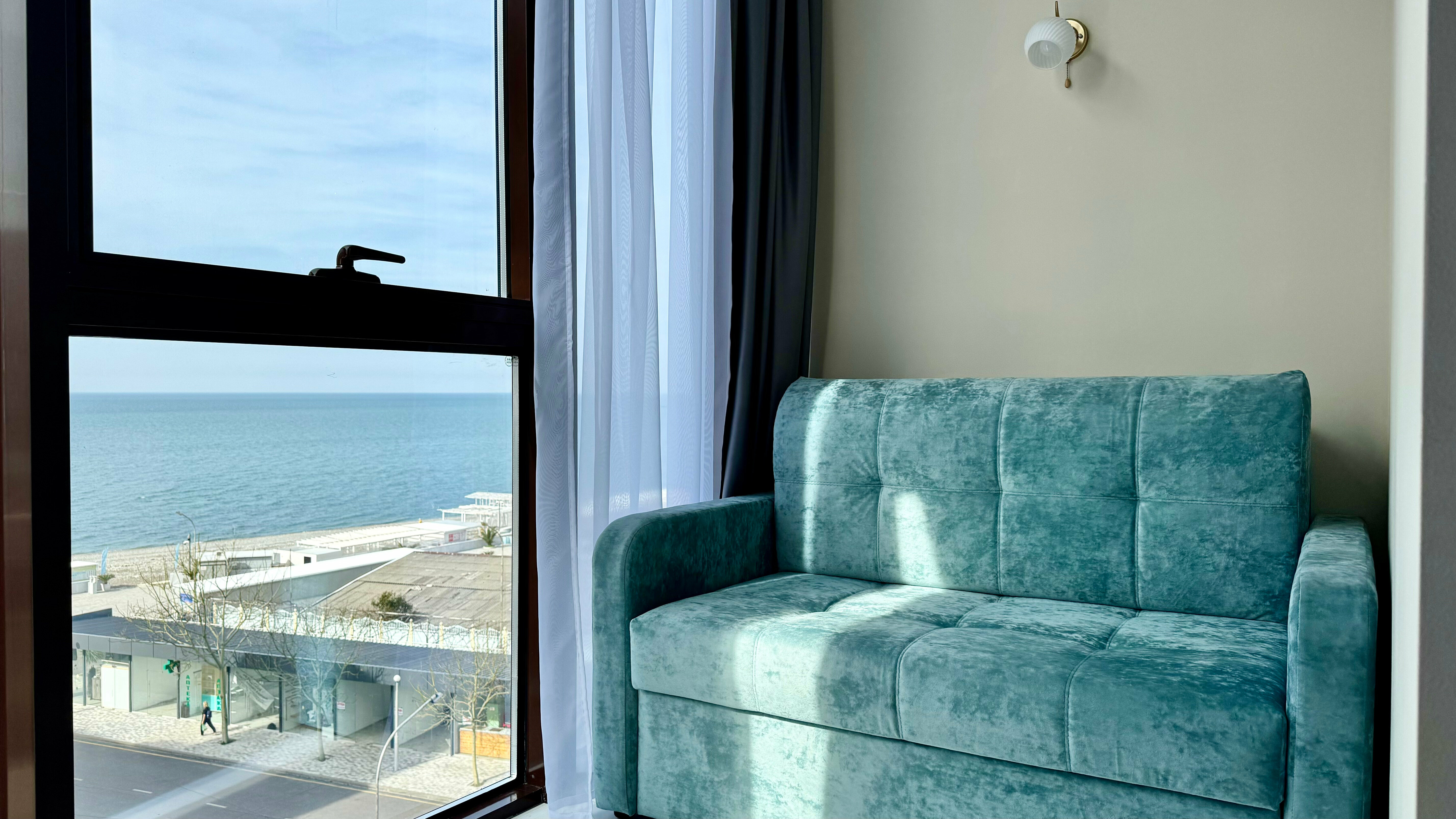 Делюкс с видом на море и балконом "OkoloMorya"