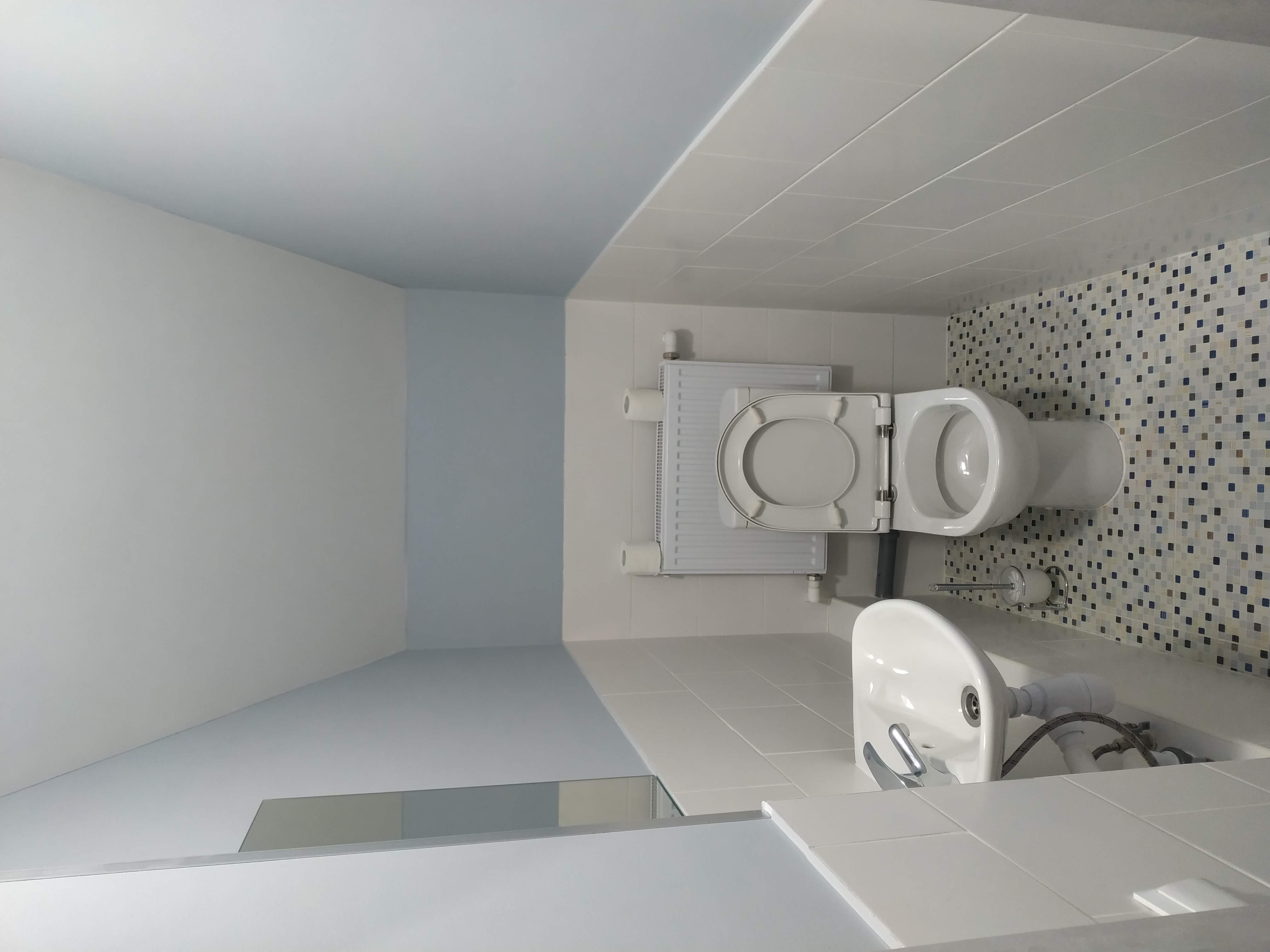 Одноместный номер с общим душем и туалетом