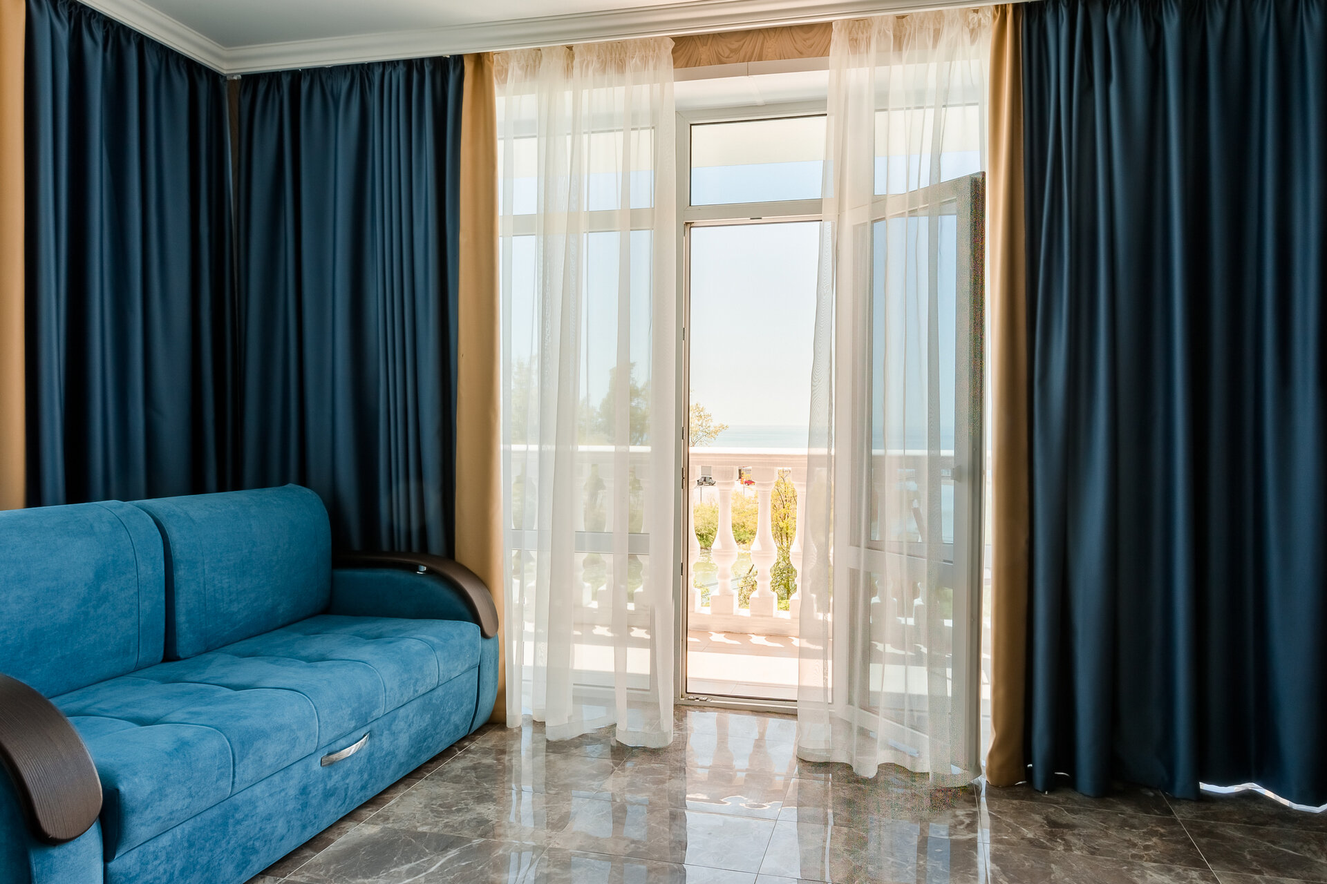 Семейный номер с видом на море