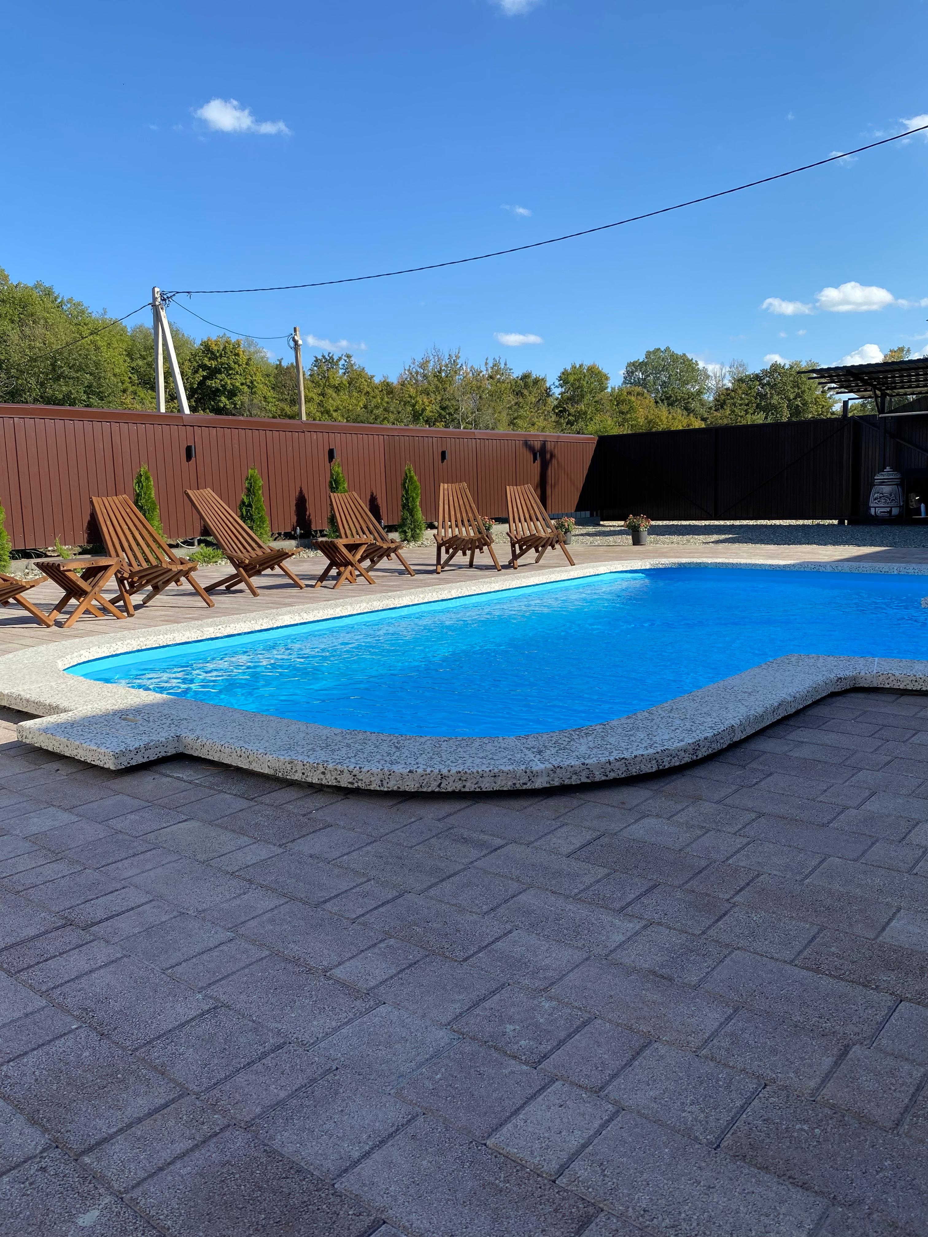 Дом с собственным бассейном