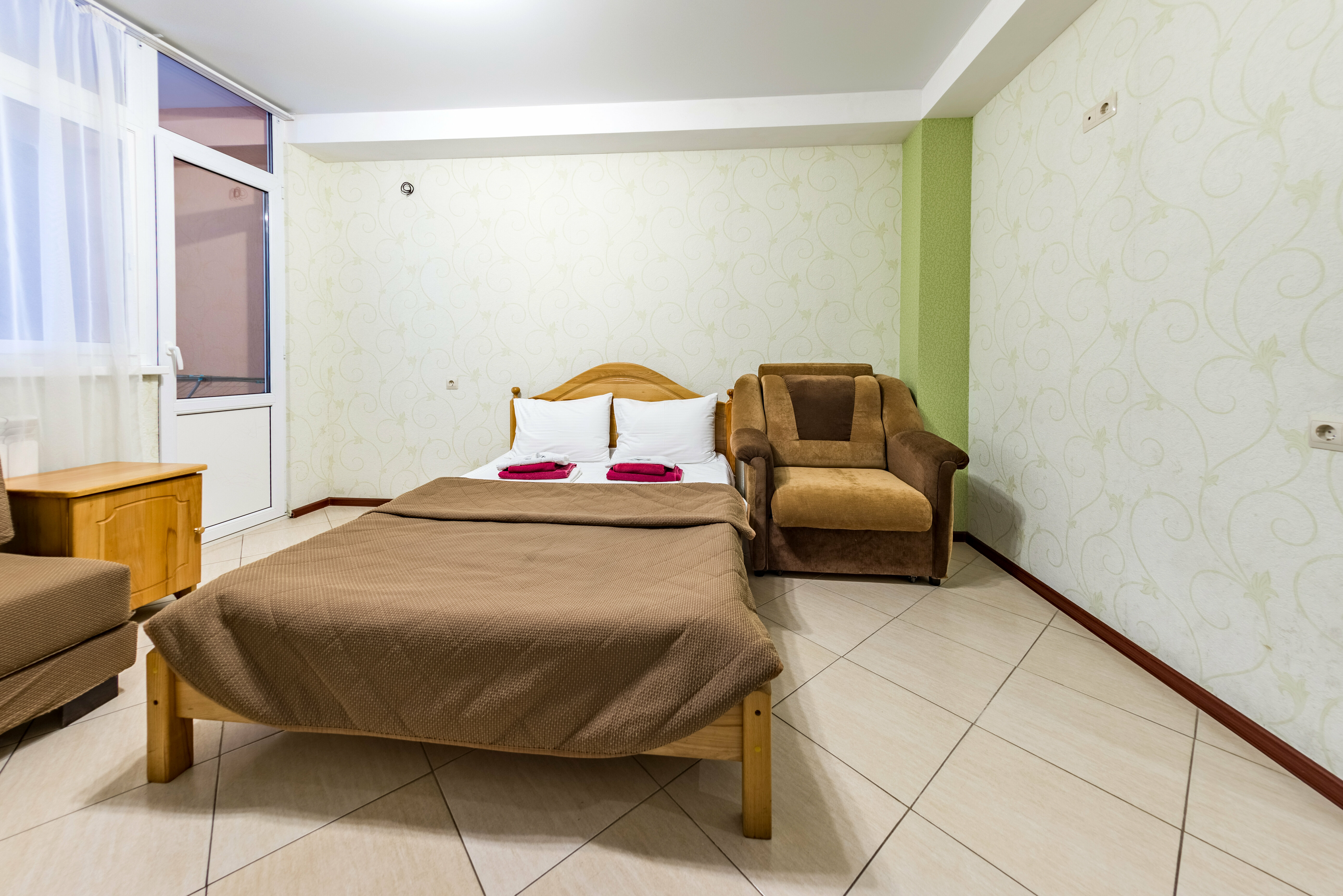 Четырехместный номер с видом на сад