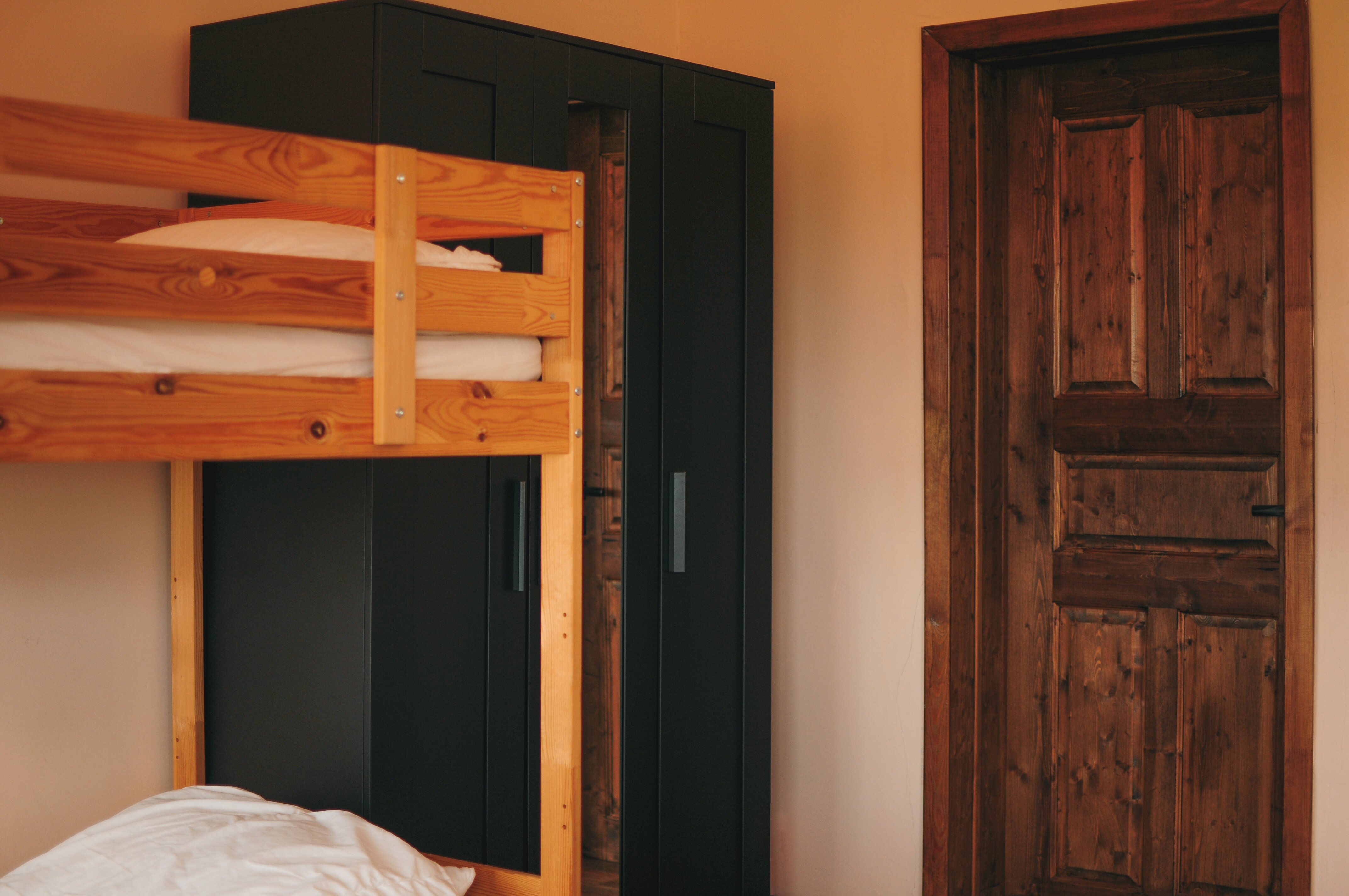 Общий 6-местный номер для мужчин и женщин