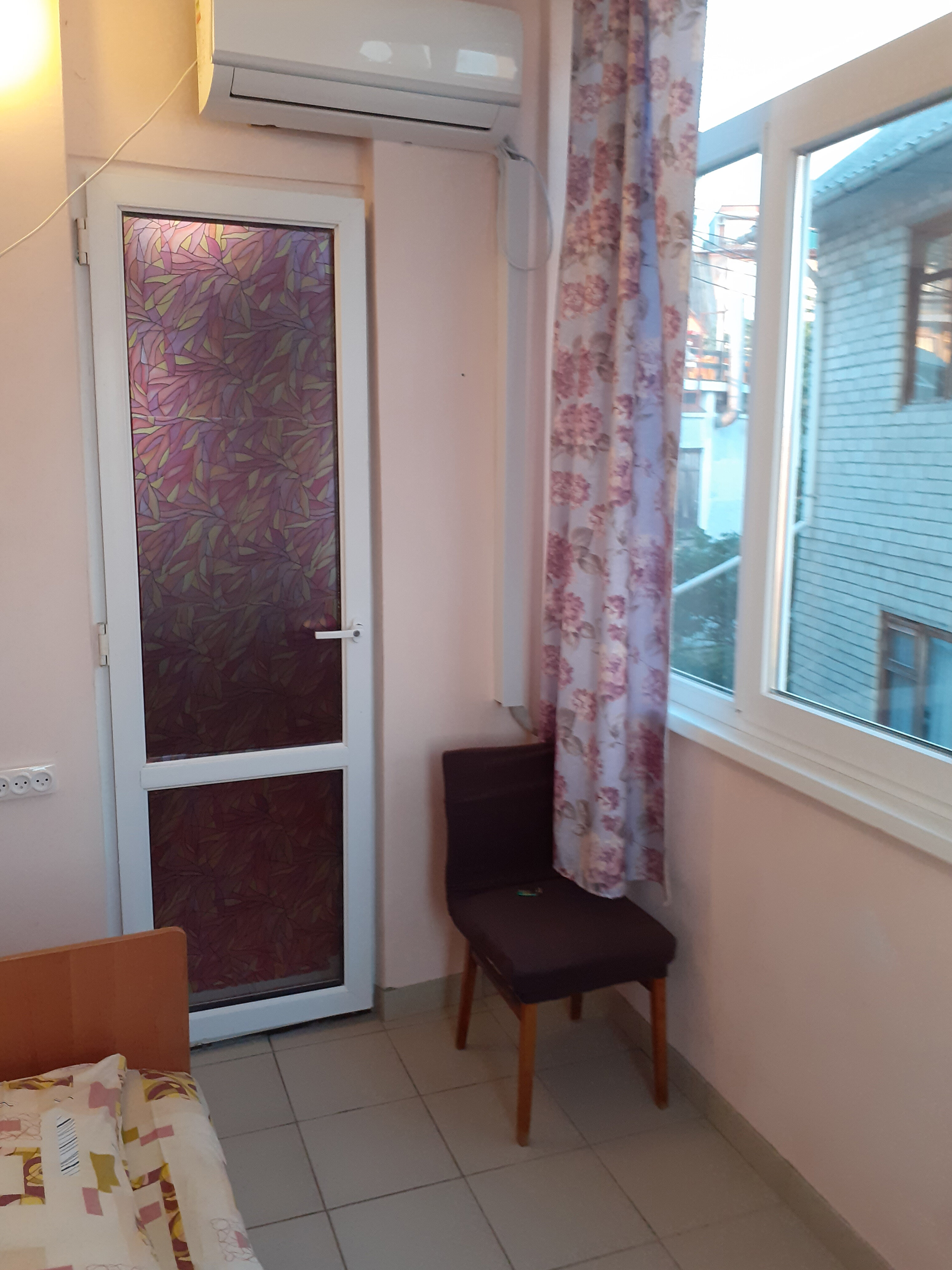 Одноместный номер с общим душем и туалетом