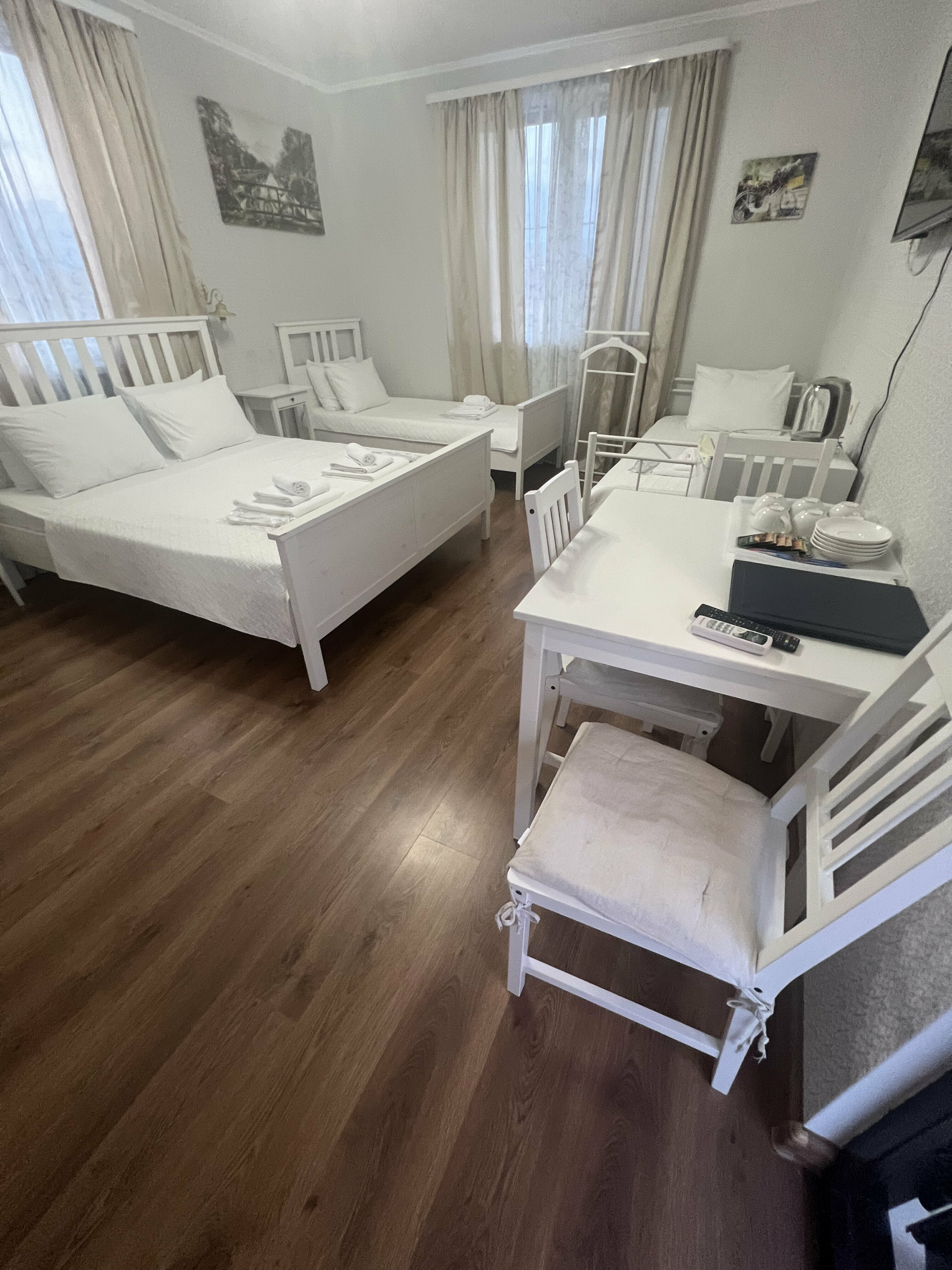 Двухкомнатный  семейный номер Комфорт №15