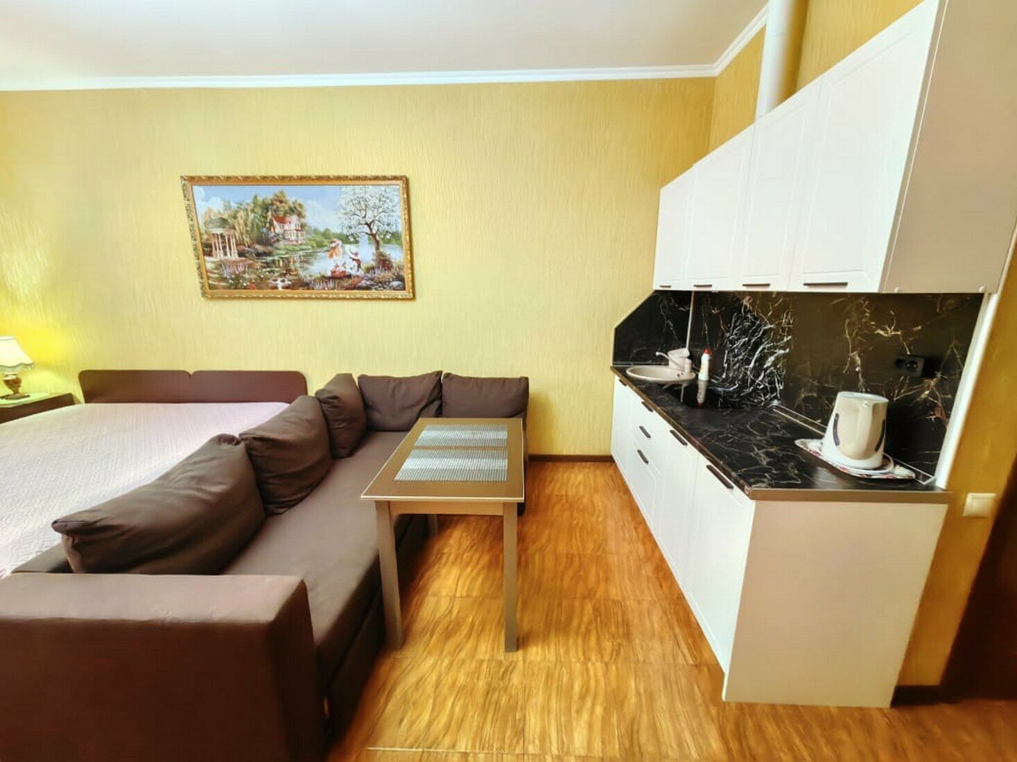 Апартаменты с балконом