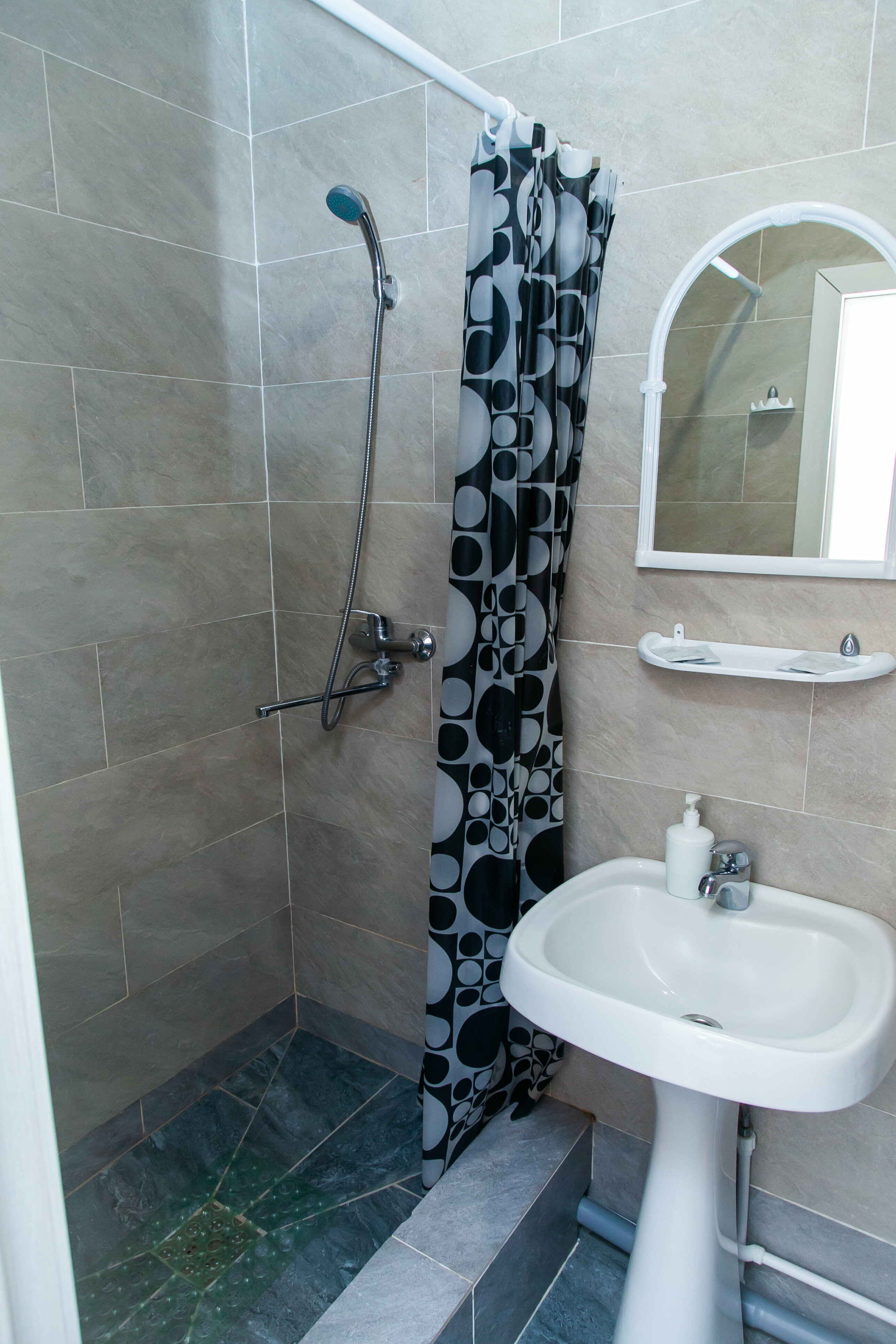 Двухместный номер с 2 отдельными кроватями и душем